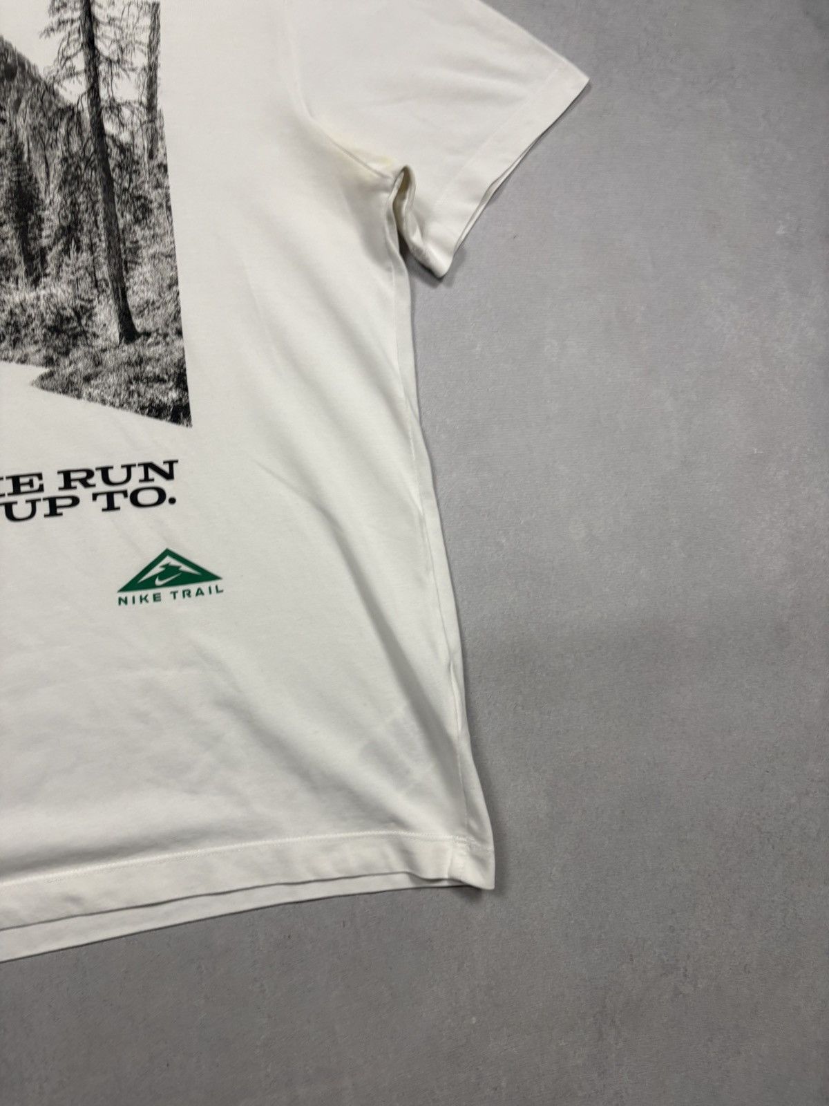 Nike Nike Trail Find Some Run To Look Up Graphic T-Shirt Outdoor Size US M / EU 48-50 / 2 - 4 Thumbnail