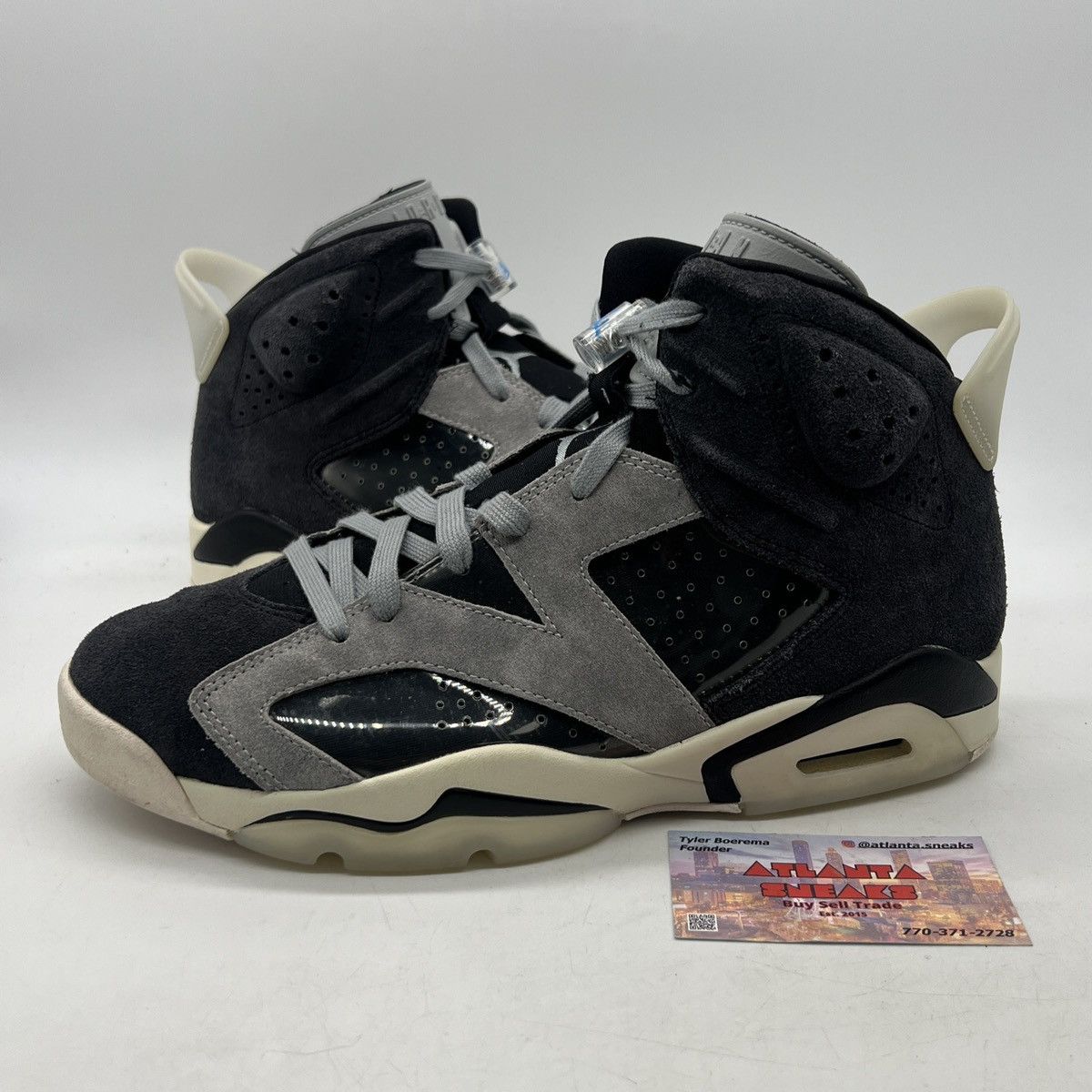 Wmns Air Jordan tech chrome