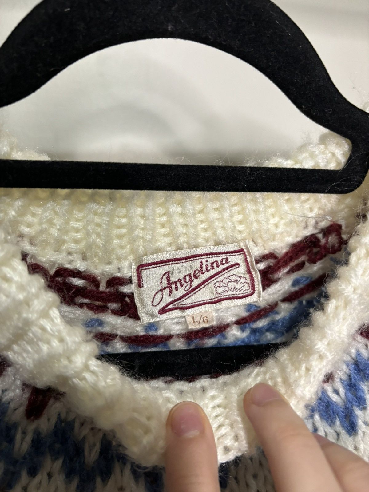 Vintage Vintage 1970s Patterned Cream Acrylic Knit Sweater Size US S / EU 44-46 / 1 - 3 Thumbnail