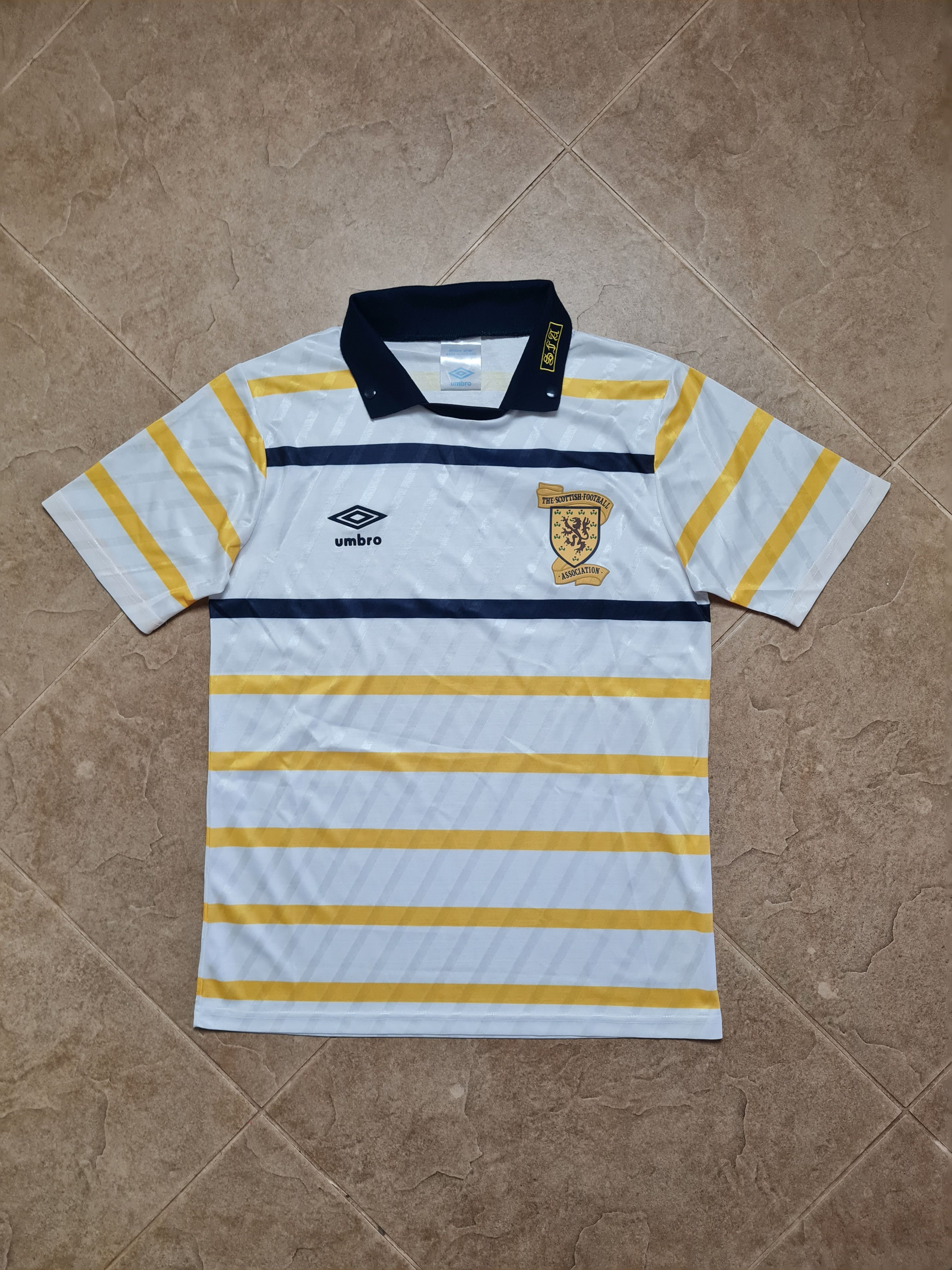 Umbro Scotland National Team Umbro 1988/89/90 Away Shirt Size US M / EU 48-50 / 2 - 1 Thumbnail
