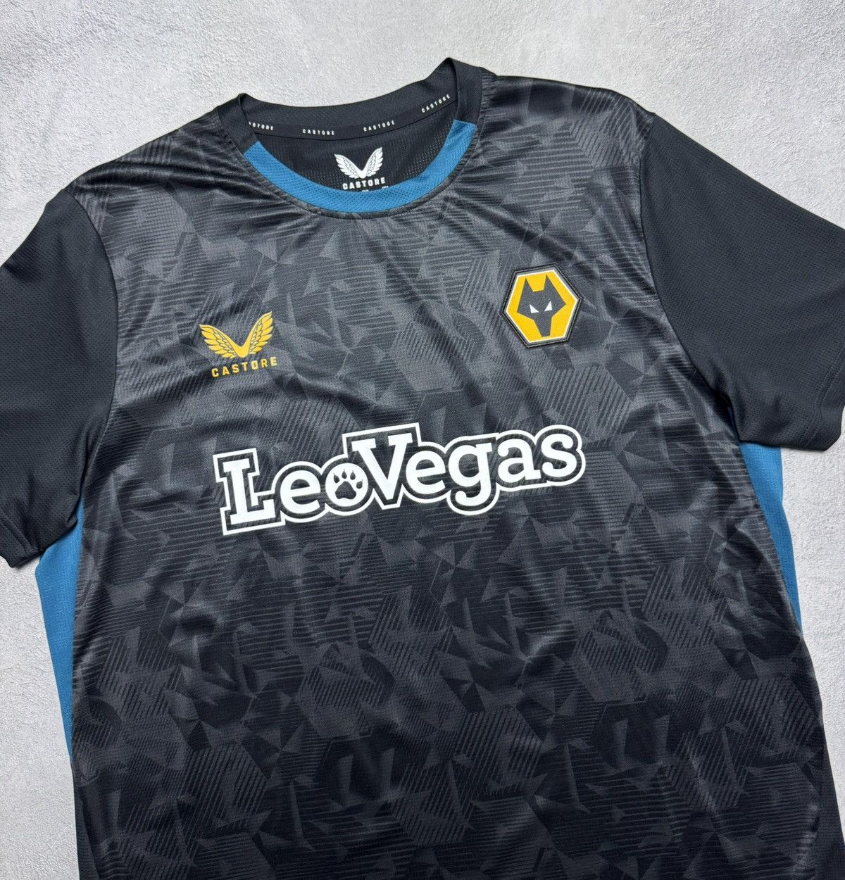 Castore Wolverhampton Wanderers FC 2023 2024 Shirt Jersey Castore Size US L / EU 52-54 / 3 - 3 Thumbnail