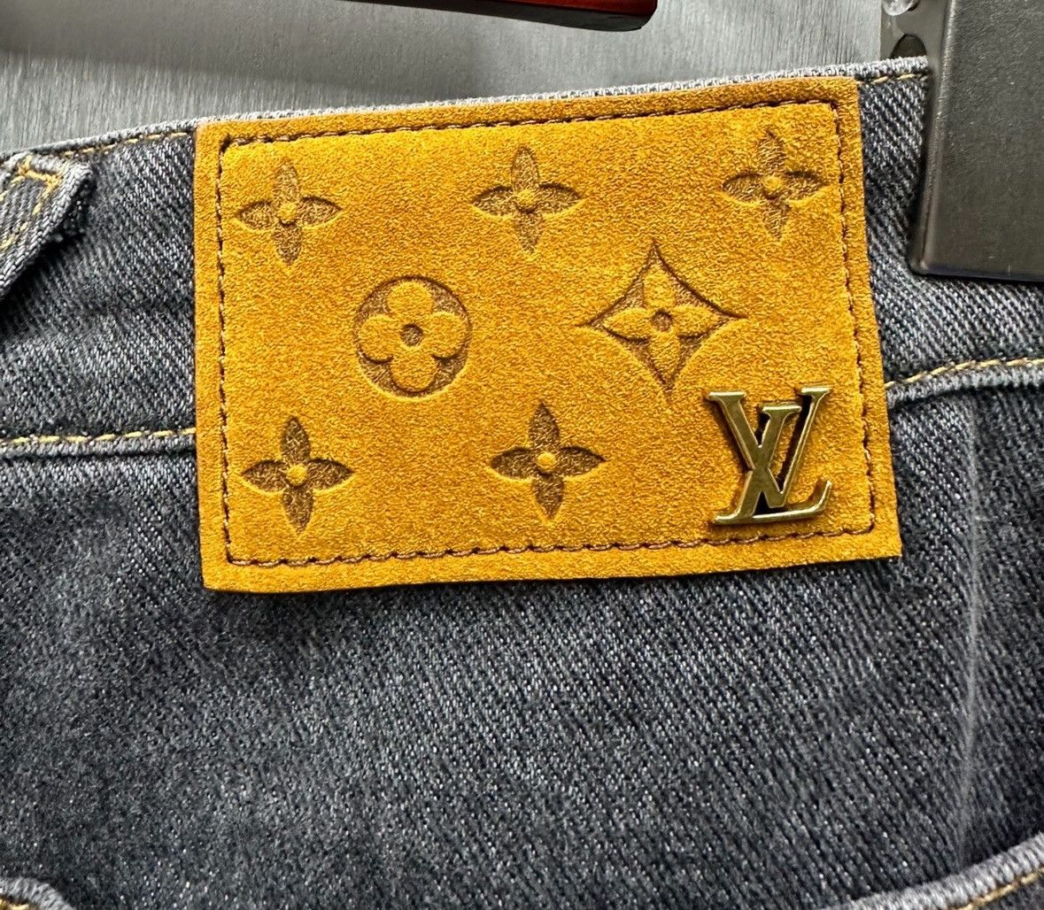 Louis Vuitton Louis Vuitton FW23 Logo monogrammed irregularly cut casual Size US 30 / EU 46 - 4 Thumbnail