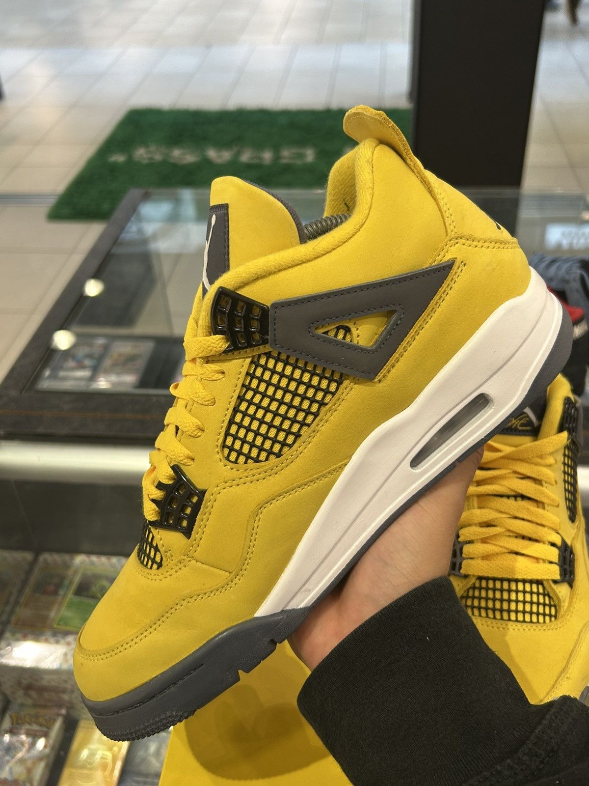 Jordan Brand Jordan 4 lightning 2021 Size US 9 / EU 42 - 7 Thumbnail