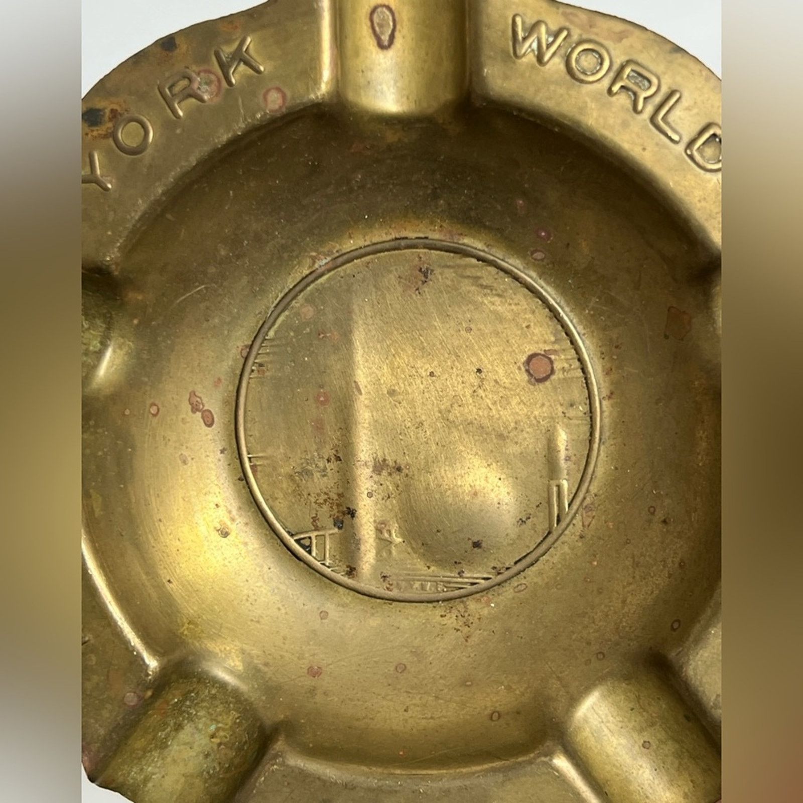 Vintage Vintage Brass Ashtray New York World Fair 1939 Tobacciana Size ONE SIZE - 7 Thumbnail