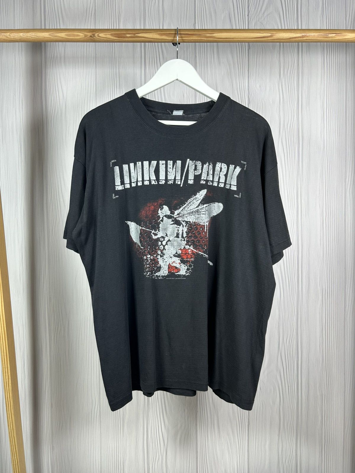 Band Tees Rare! Vintage 2002 Linkin Park Hybrid Theory Album T-Shirt Size US XL / EU 56 / 4 - 1 Thumbnail