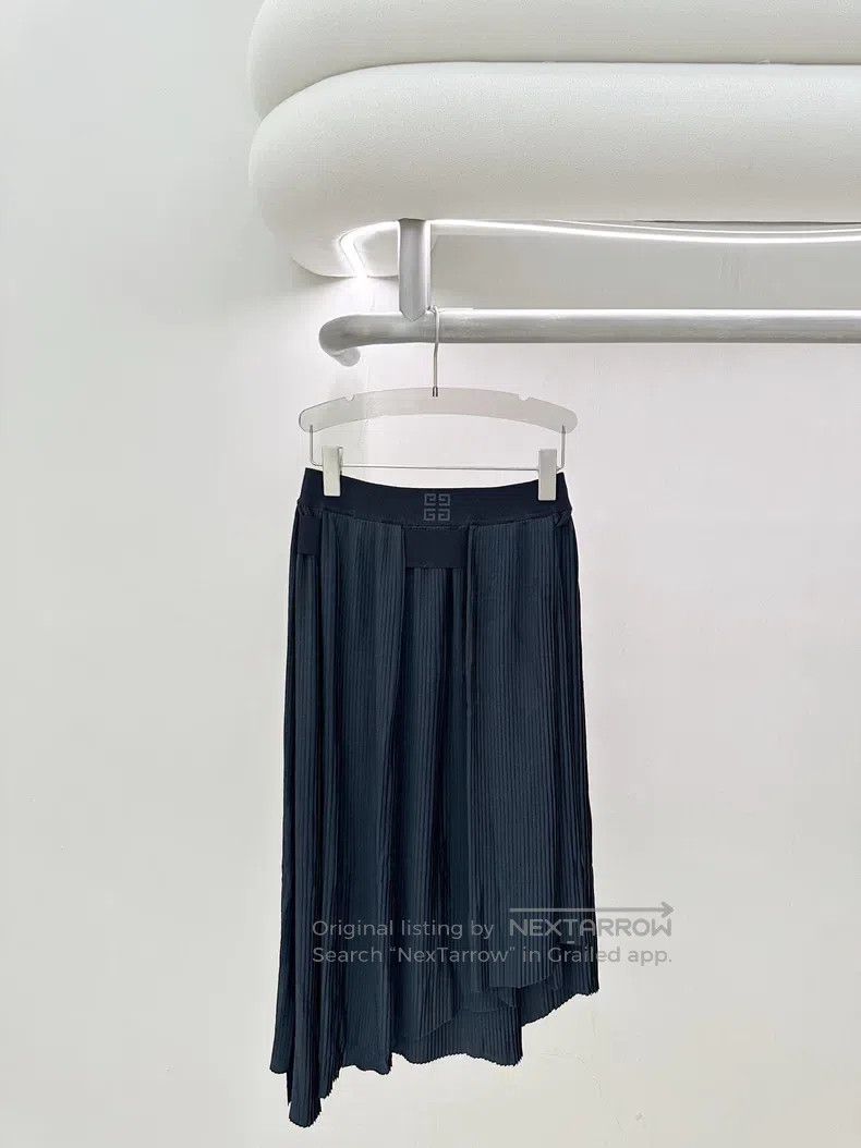 Givenchy Givenchy Size34 Navy Pleated Skirt (Size 34) Size XXL / US 16-18 / IT 52-54 - 2 Thumbnail