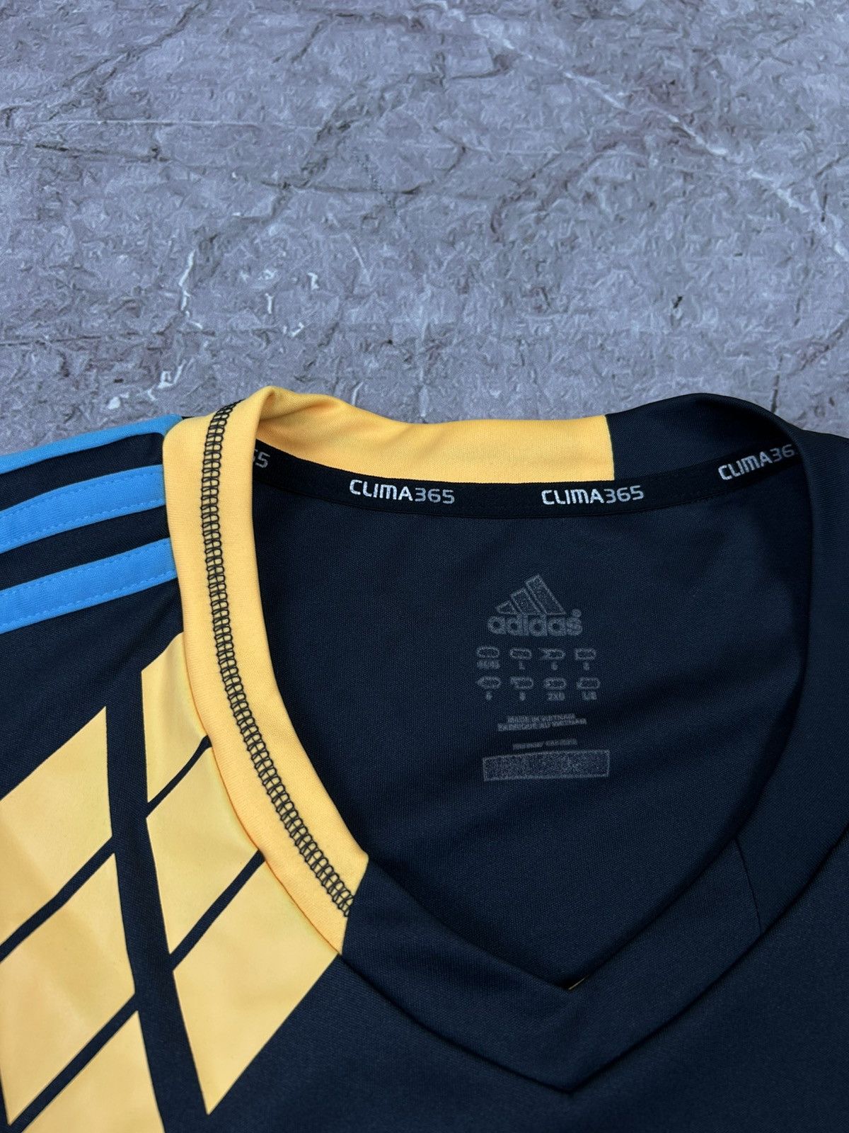 Adidas × Vintage 2000's Adidas Authentic Marseille Practice Trainer Jersey L Size US L / EU 52-54 / 3 - 4 Thumbnail