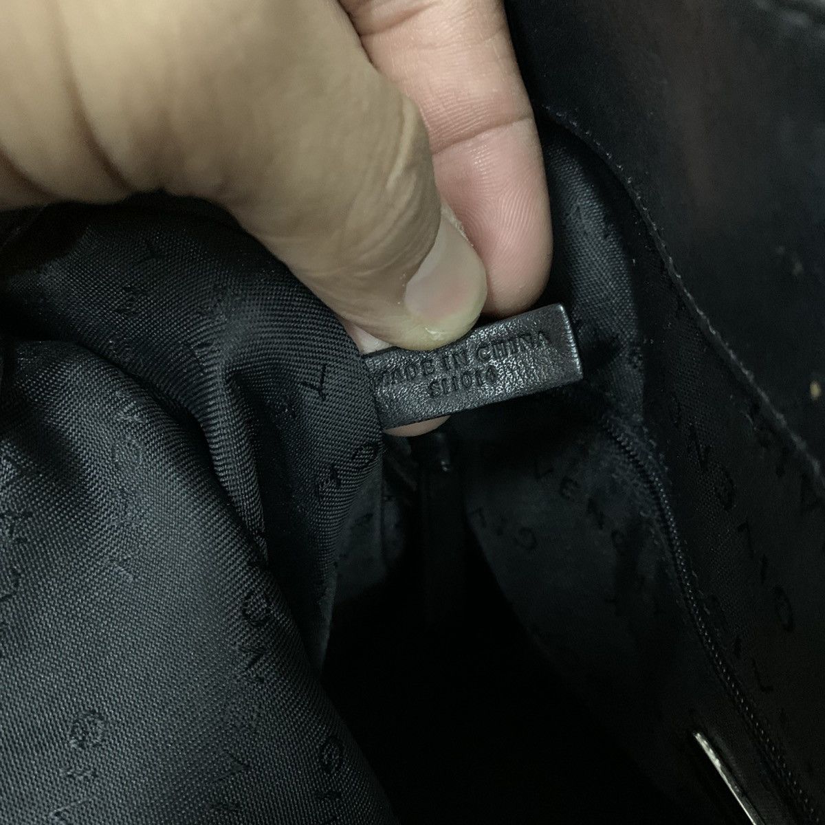 Givenchy Givenchy Leather Shoulder Bag Size ONE SIZE - 11 Thumbnail
