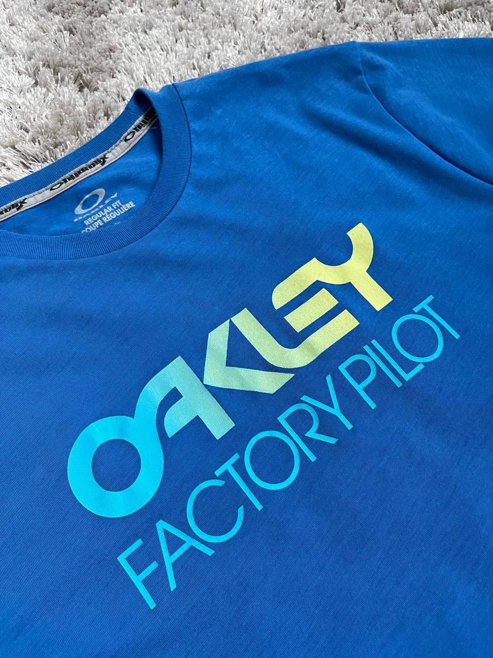 Oakley × Streetwear × Vintage vintage rare oakley big logo tee Size US L / EU 52-54 / 3 - 5 Thumbnail