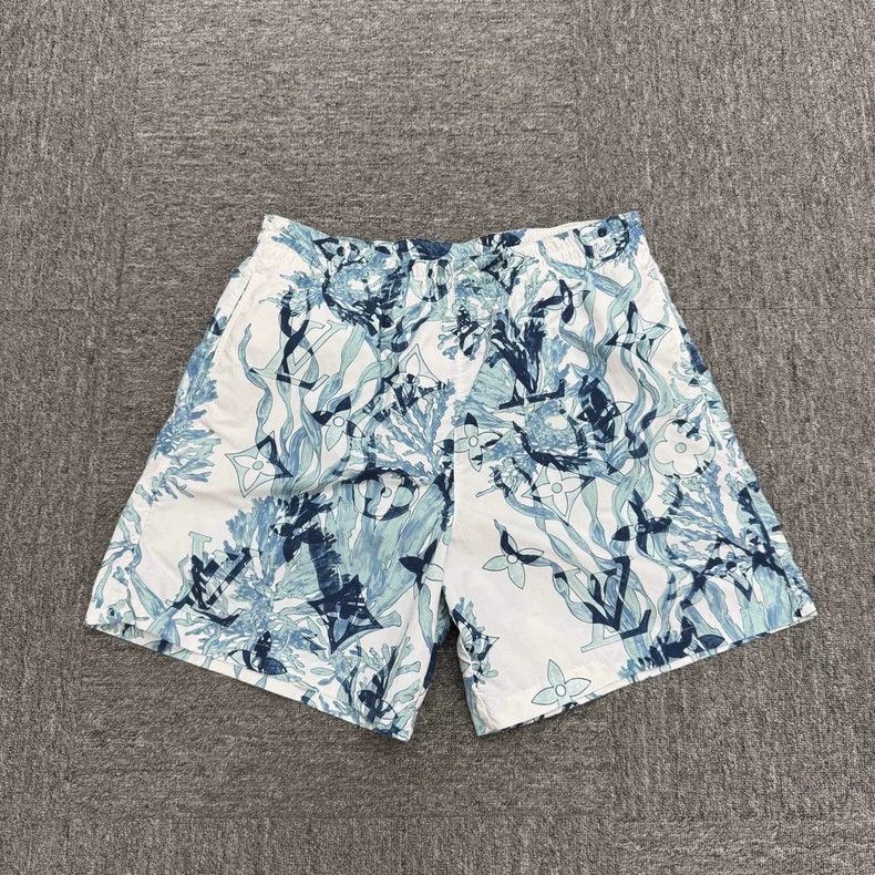 Louis Vuitton Louis Vuitton size l Seaweed shorts Size US 28 / EU 44 - 1 Thumbnail