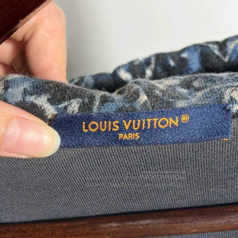 Louis Vuitton Louis Vuitton Render full print jacket Size US L / EU 52-54 / 3 - 3 Thumbnail