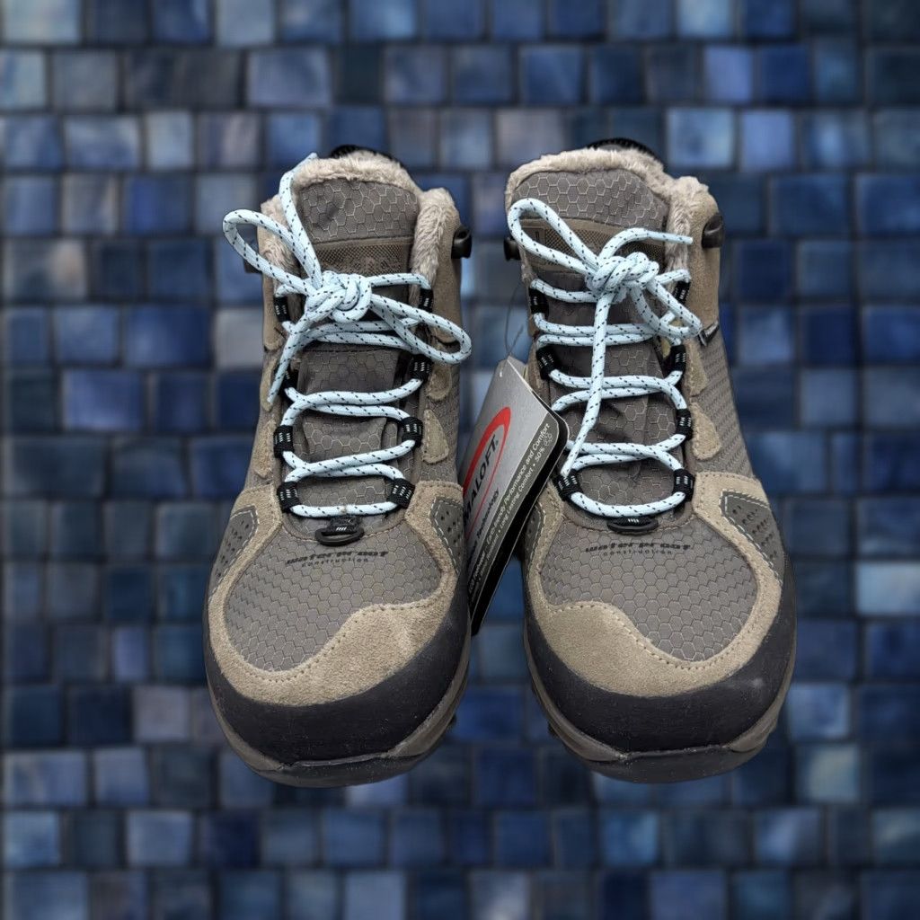 New Balance New Balance Boots Womens 7 Gray Primaloft Vibram Faux Fur Winter Hiking Boots Size US 5 / IT 35 - 1 Thumbnail