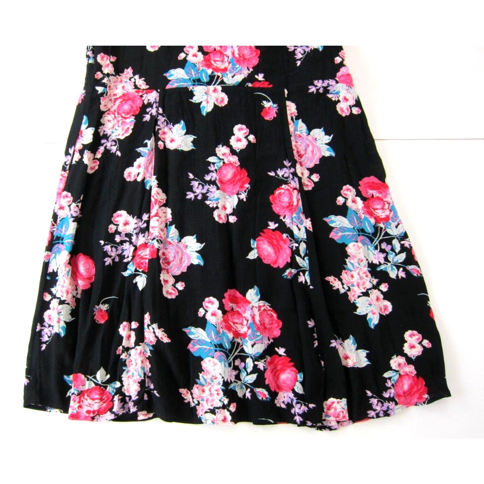 Torrid NWT Torrid Black Pink Floral Rose Short Sleeve Pocket V-Neck Smock Dress 1X Size 40" / US 18 - 6 Thumbnail
