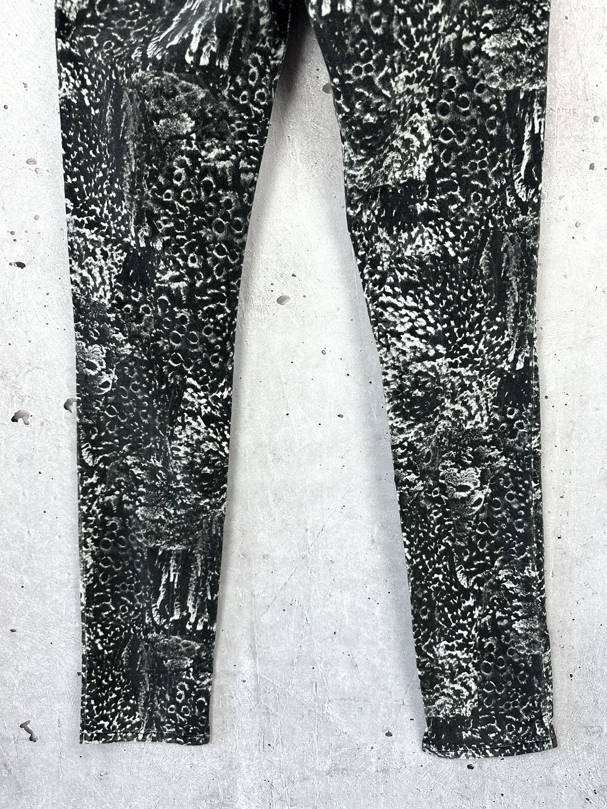 Diesel × Vintage Diesel Vintage Abstract Printed Jeans Pants Size 28" / US 6 / IT 42 - 7 Thumbnail