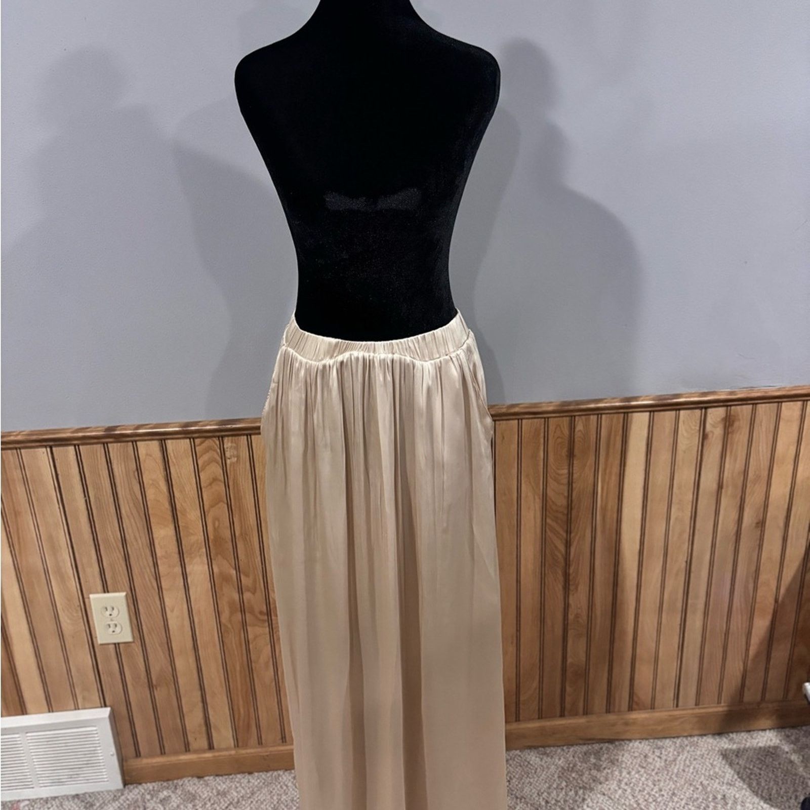 H&M H&M Elegant Gold Beige Maxi Skirt with Pockets Size 6 Size 28" / US 6 / IT 42 - 8 Thumbnail