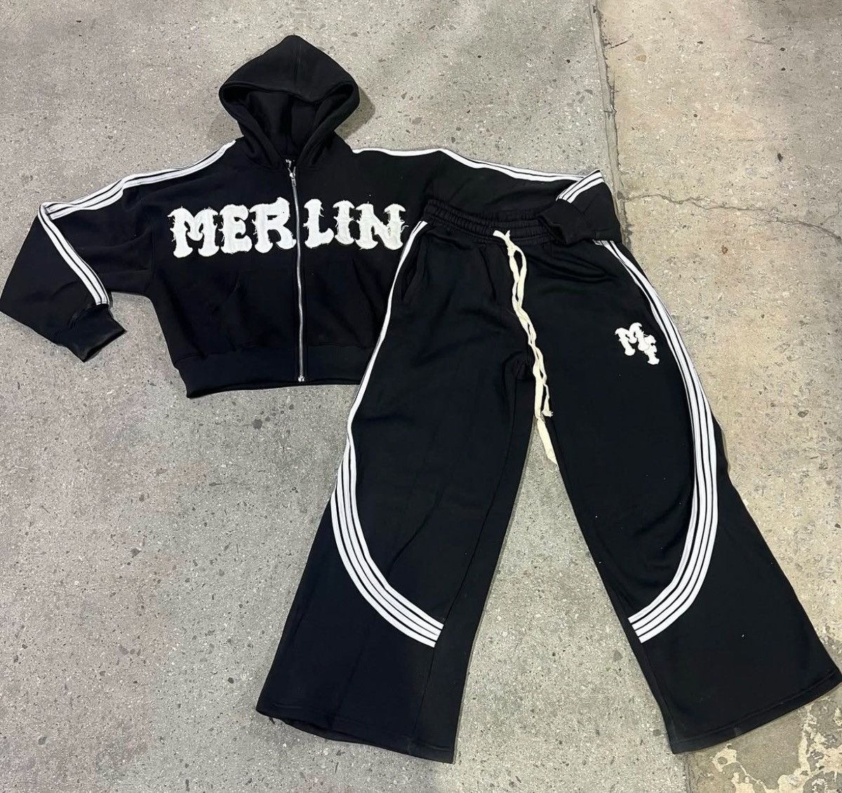 Other Merlin’s Father Distressed Sweatsuit Size US XL / EU 56 / 4 - 1 Thumbnail