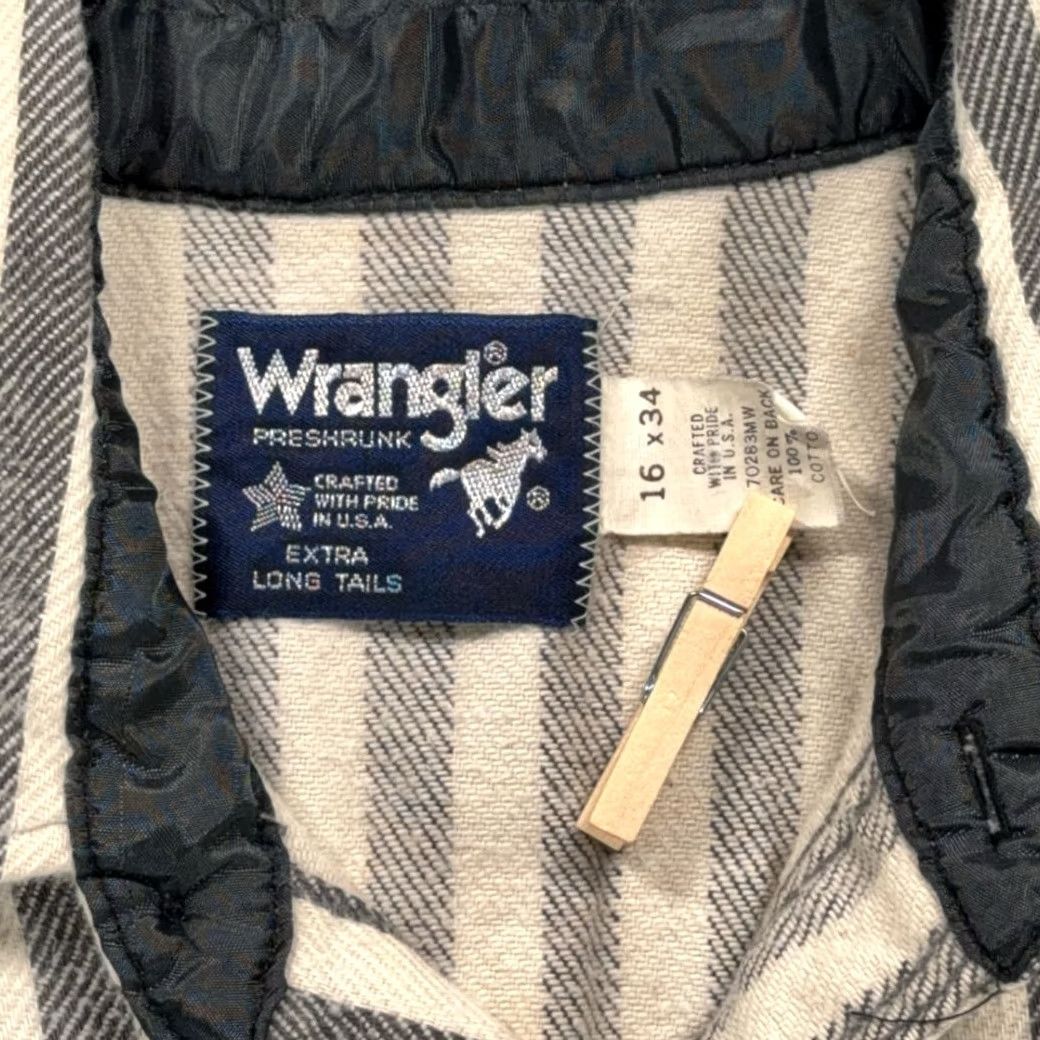 Wrangler VINTAGE Wrangler Western Shirt Adult MEDIUM Gray White Striped Flannel USA 80s Size US M / EU 48-50 / 2 - 3 Thumbnail