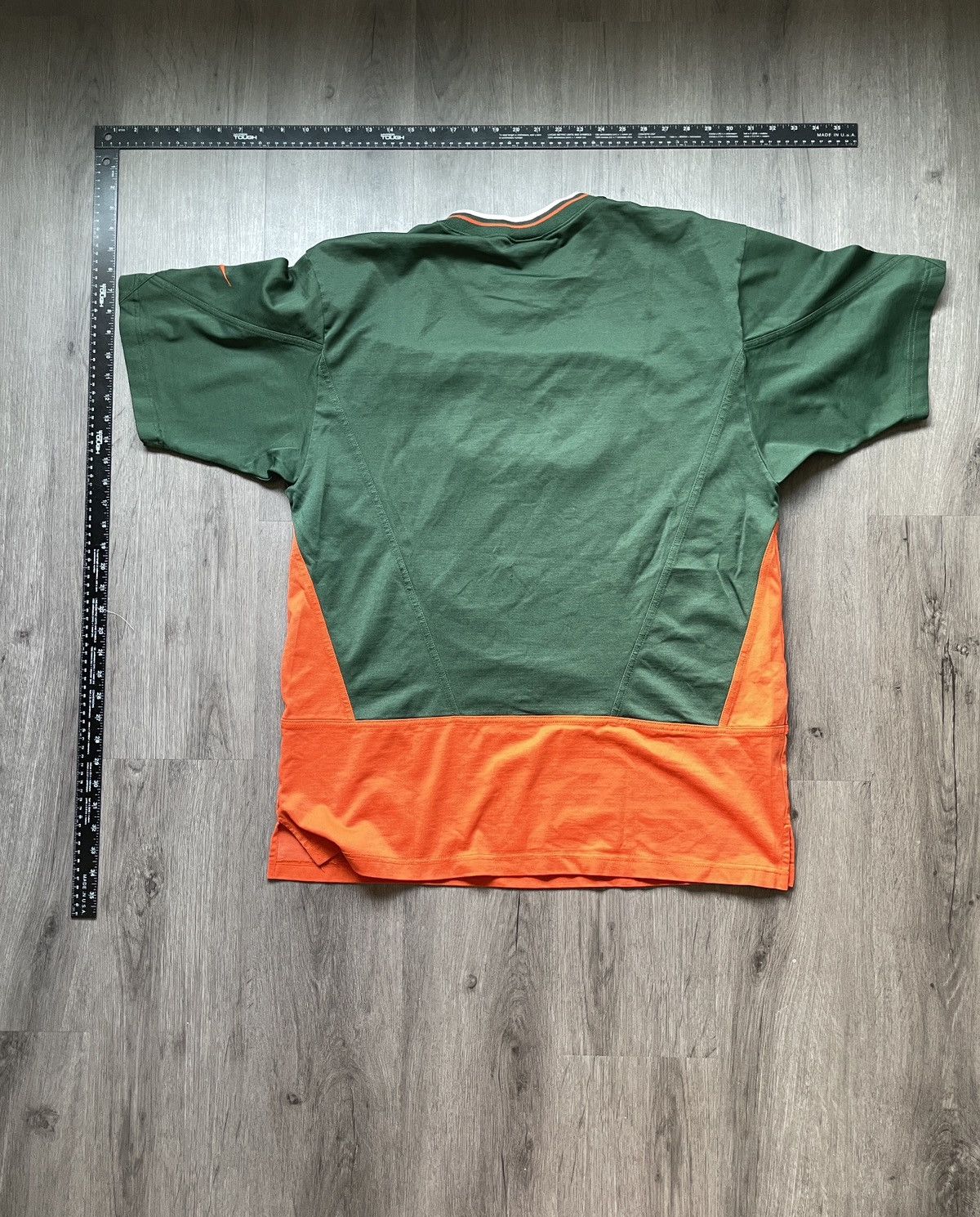 Vintage Vintage 90’s Nike “University of Miami Logo” T-shirt (Sz.L) Size US L / EU 52-54 / 3 - 5 Thumbnail