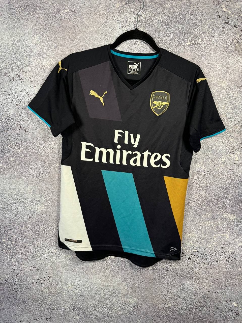 Puma × Vintage Vintage Arsenal 2015/16 Third Puma Soccer Jersey Blokcore Size US S / EU 44-46 / 1 - 3 Thumbnail