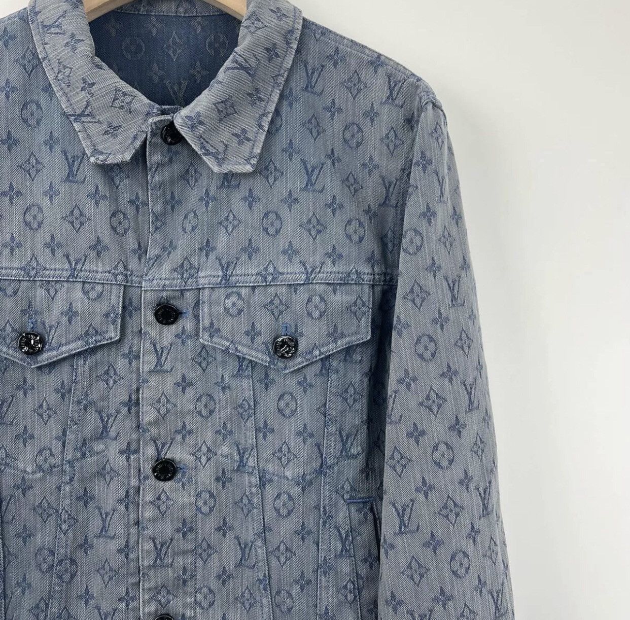 Louis Vuitton Louis Vuitton LV blue floral print denim jacket2412- Size M / US 6-8 / IT 42-44 - 4 Thumbnail