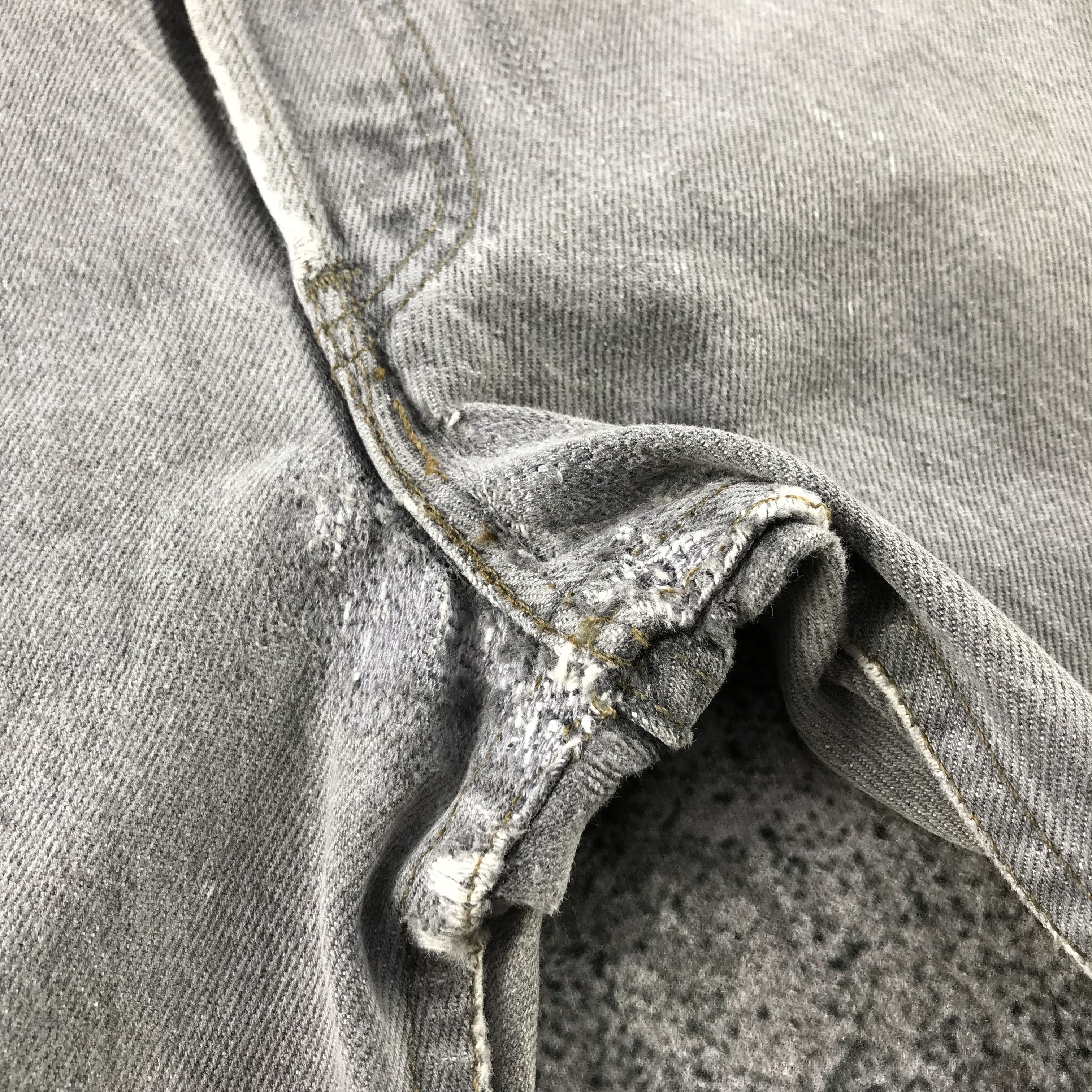 Levi's Vintage 90s Levis 501 Jeans Faded Gray Denim KJ3349 Size US 30 / EU 46 - 11 Thumbnail