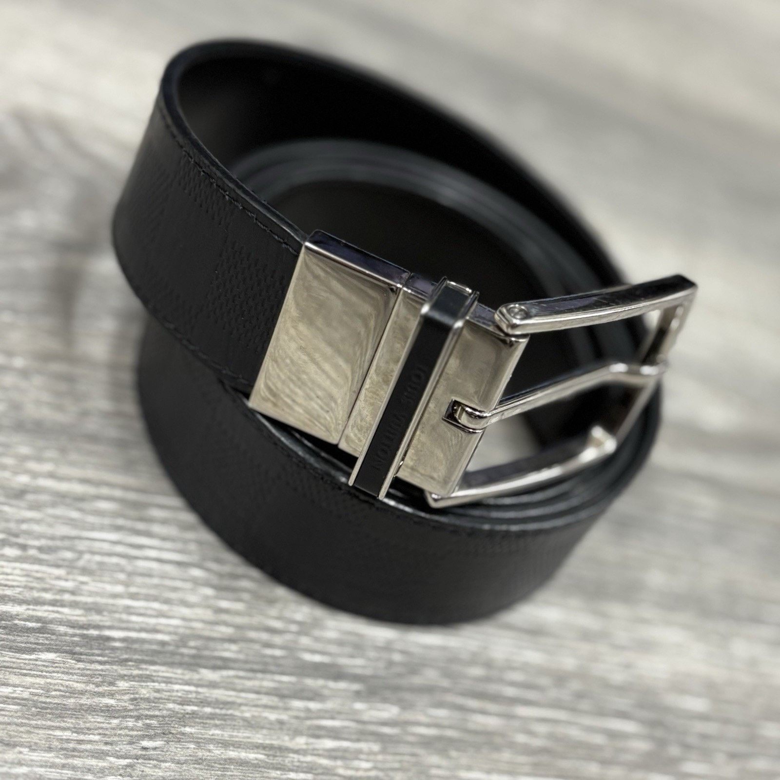 Louis Vuitton Louis Vuitton Leather Belt 110/44 Silver Buckle ' Black ' Size 44 - 1 Thumbnail