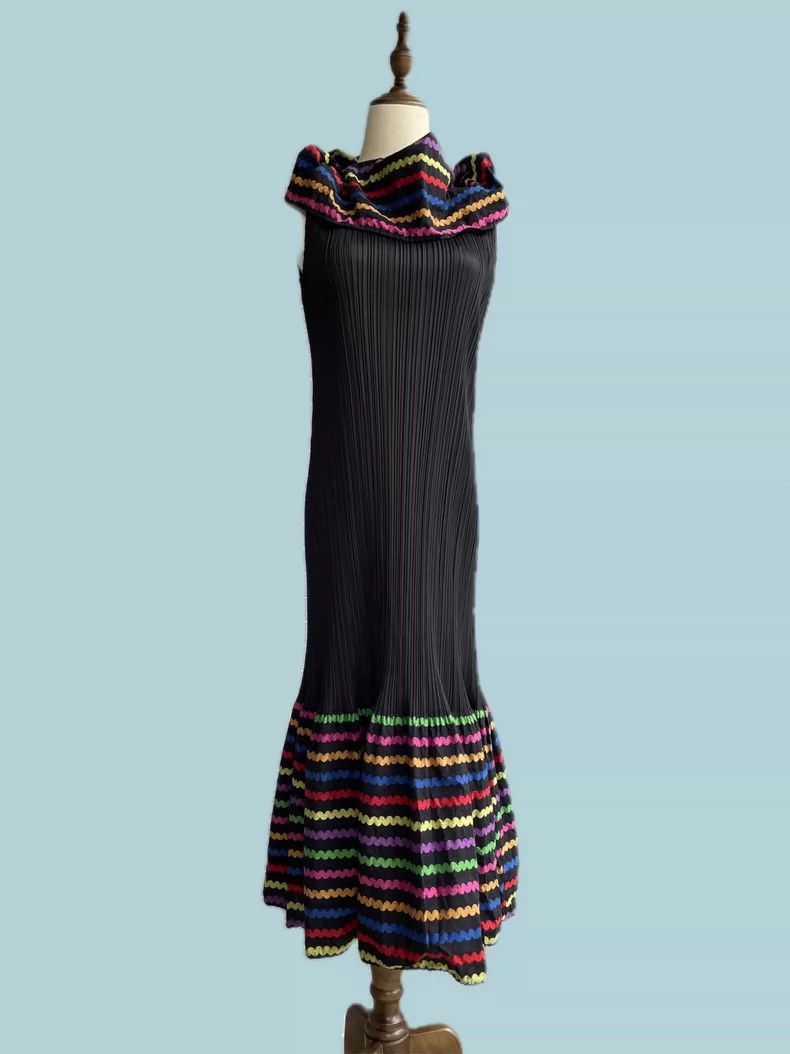 Issey Miyake Issey Miyake size:3 Blue rainbow striped dress Size S / US 4 / IT 40 - 5 Thumbnail