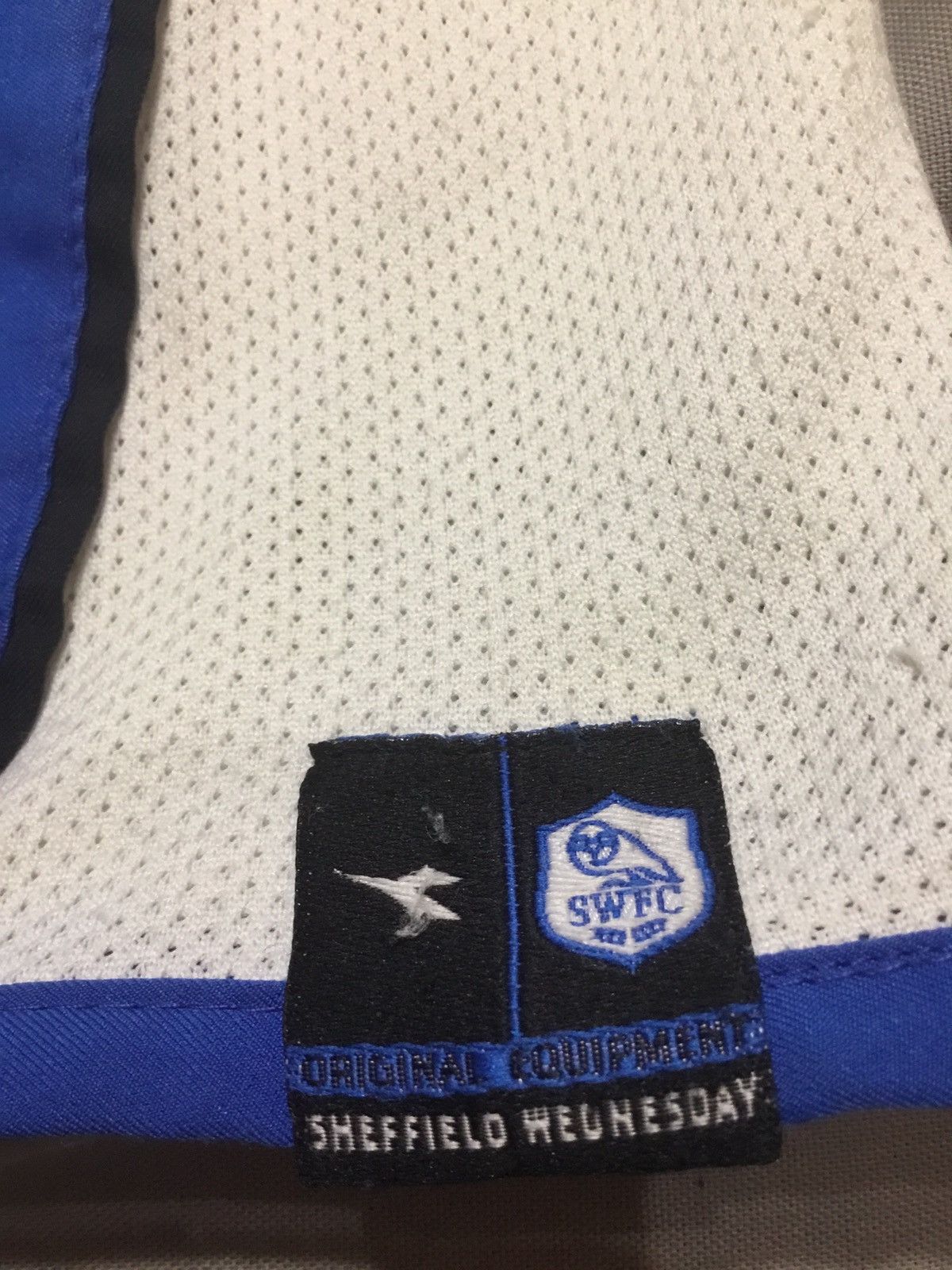 Diadora SHEFFIELD WEDNESDAY 2004 2005 AWAY FOOTBALL SHIRT Size US XL / EU 56 / 4 - 2 Thumbnail