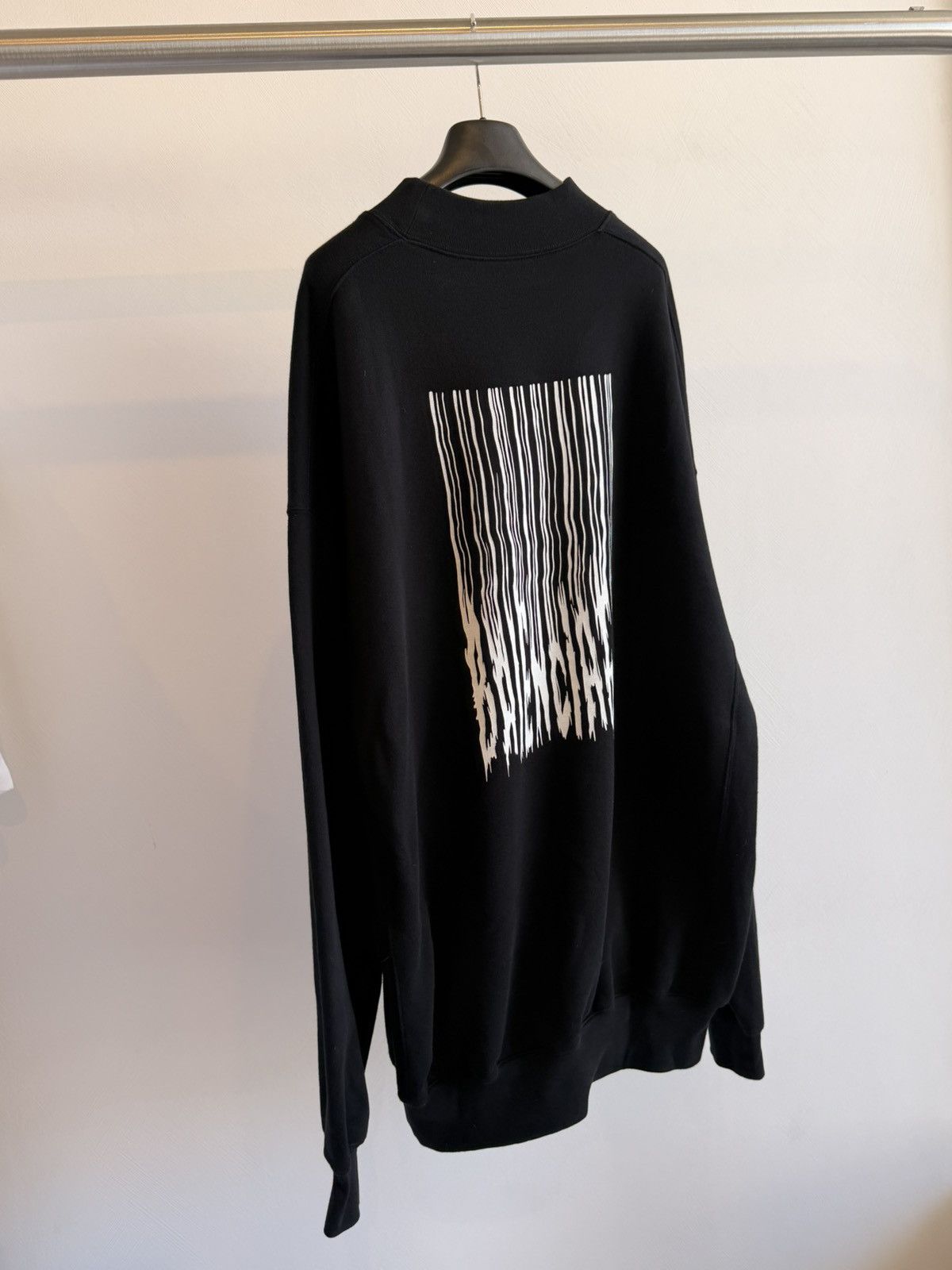 Balenciaga Balenciaga Oversized Logo Barcode Sweater Black Size XS Size US XS / EU 42 / 0 - 16 Thumbnail