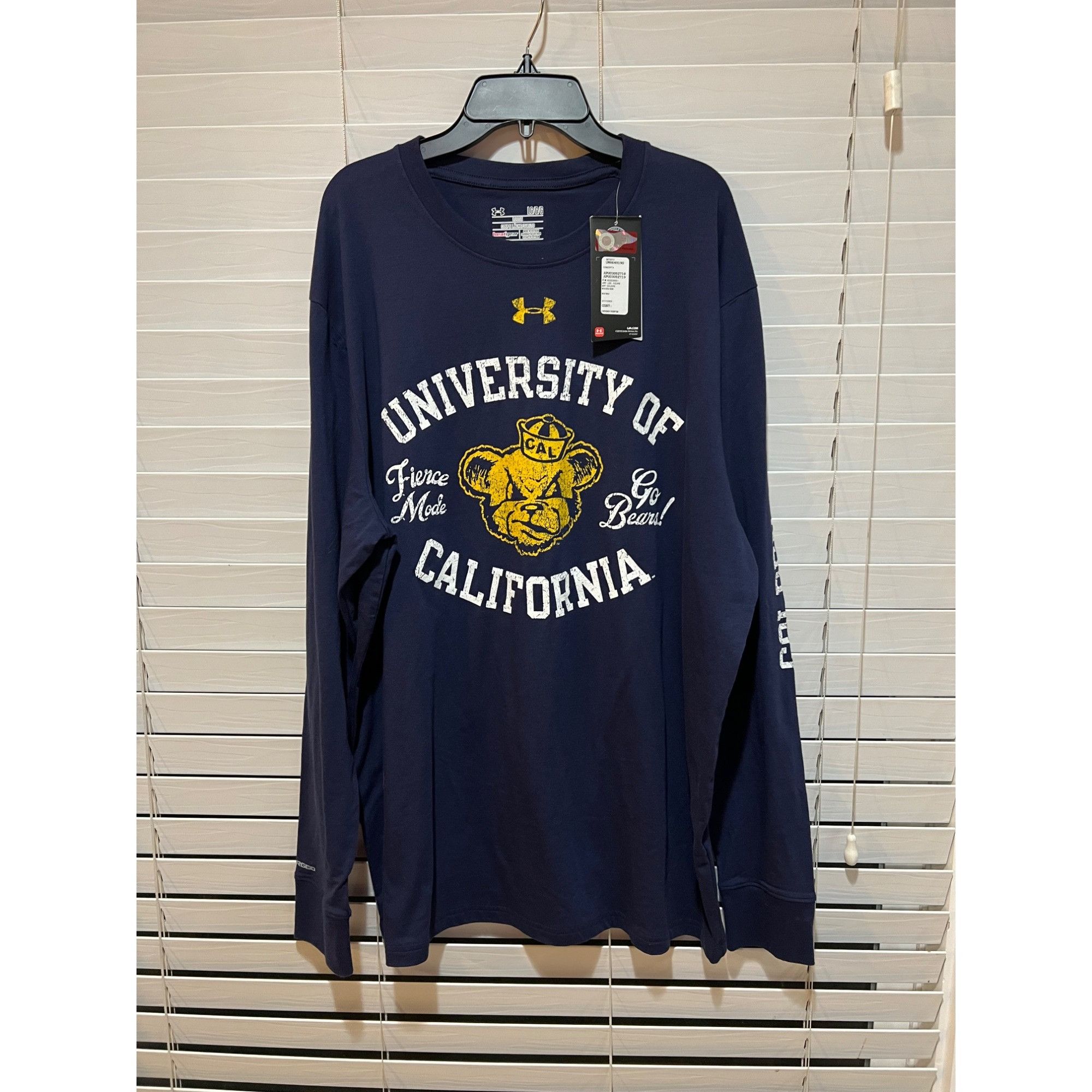 Under Armour Under Armour Cal Golden Bears Long Sleeve Shirt NWT - Size L Size US L / EU 52-54 / 3 - 1 Thumbnail