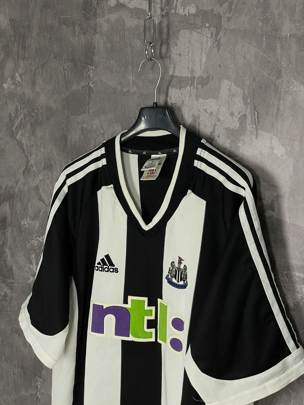 Adidas × Vintage Newcastle United 2000/2001 Away Shirt Vintage Size US L / EU 52-54 / 3 - 7 Thumbnail