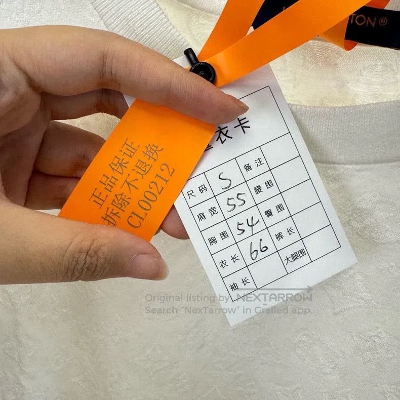Louis Vuitton Louis Vuitton 24 SS white dark lines full logo short sleev Size US S / EU 44-46 / 1 - 5 Thumbnail