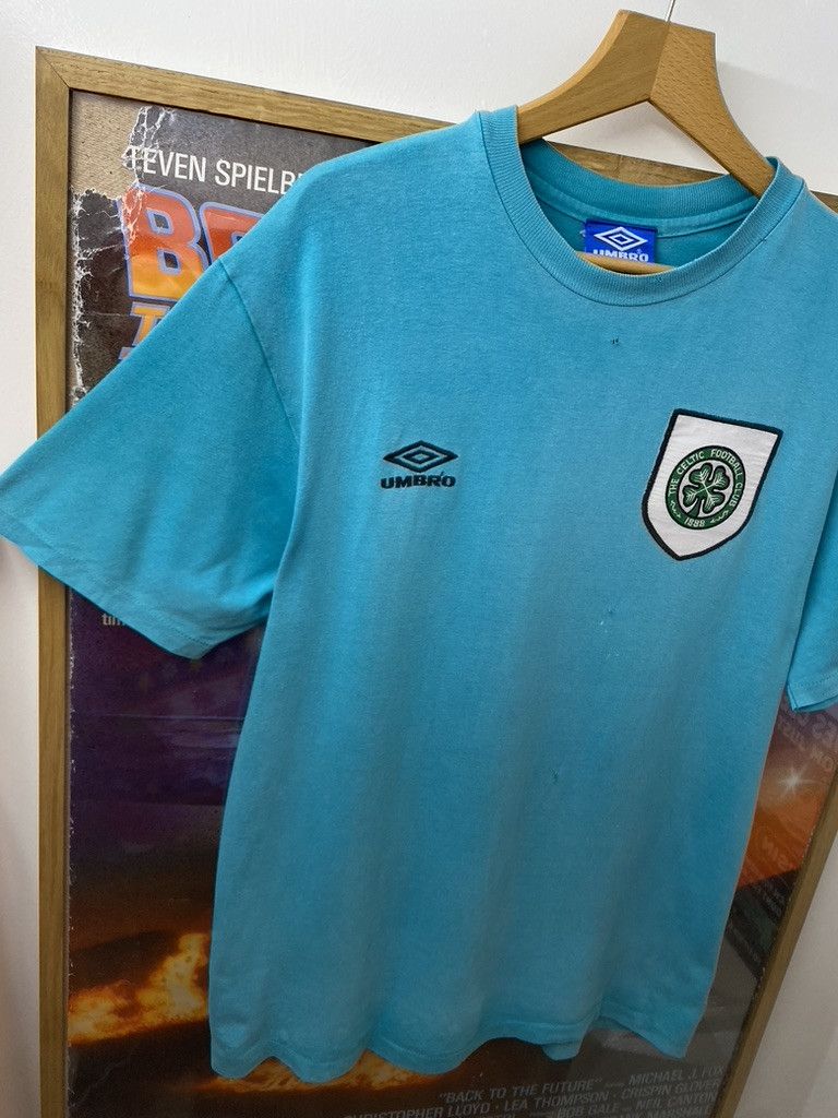 Umbro 90s Vintage Umbro Celtic Football Club T Shirt Size US L / EU 52-54 / 3 - 4 Thumbnail