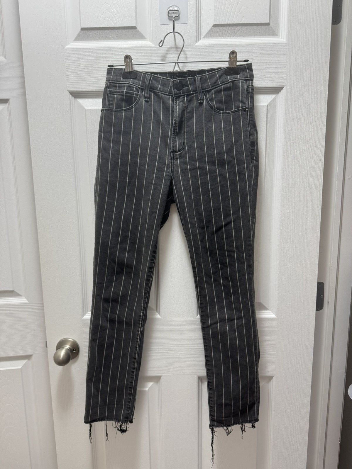 Abercrombie & Fitch Abercrombie Fitch Distressed Avant Garde Skater Pants Size US 27 - 1 Thumbnail