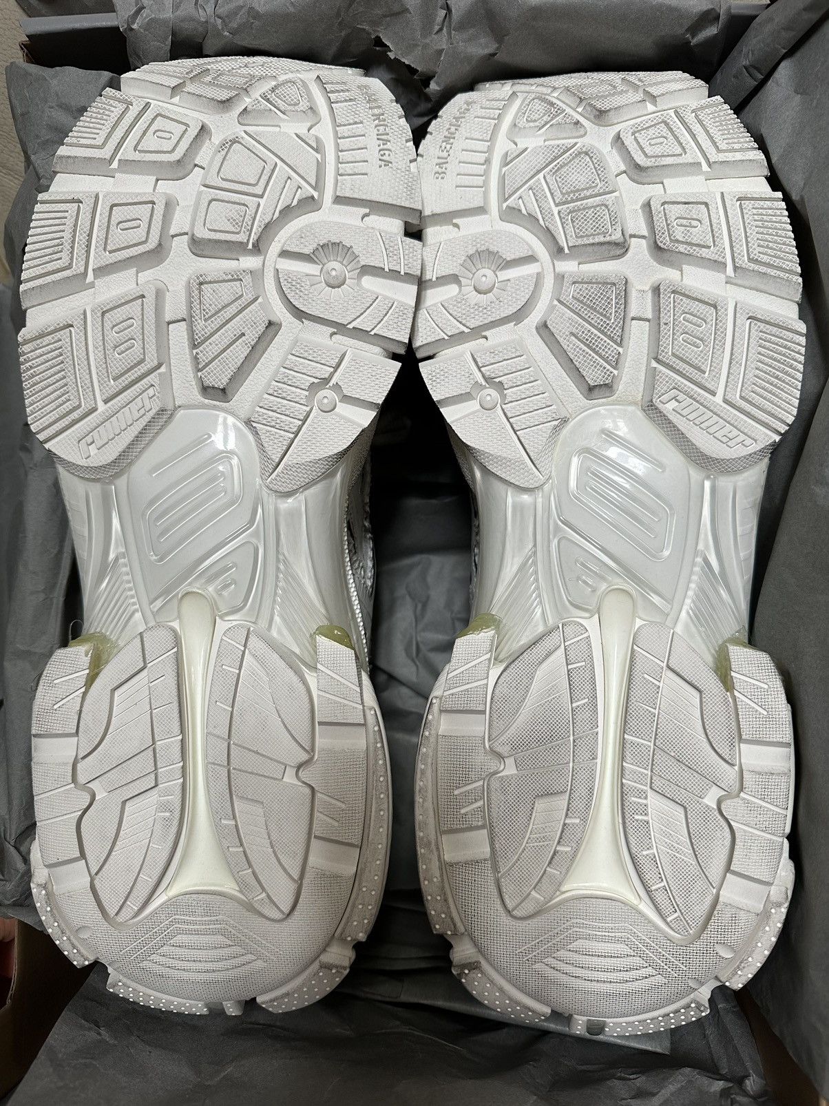 Balenciaga Balenciaga Runner White Made In Italy Size US 14 / EU 47 - 3 Thumbnail