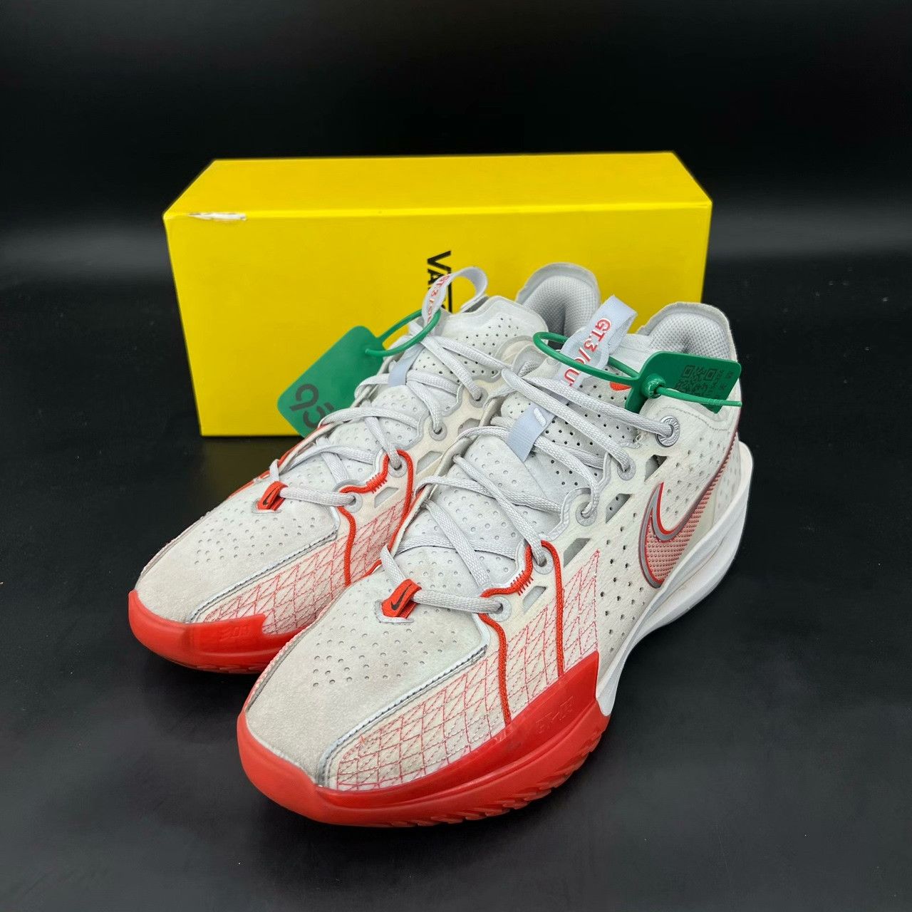 Nike Nike Red Lowtop Sneakers 44.5 Men Size US 11 / EU 44 - 1 Thumbnail