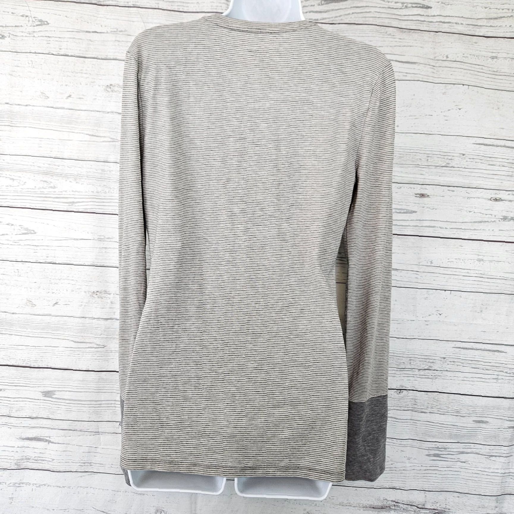 Toad&Co Toad&Co Womens Swiftly Long Sleeve Tunic Sz Small Gray Striped Thumbholes Size S / US 4 / IT 40 - 4 Thumbnail