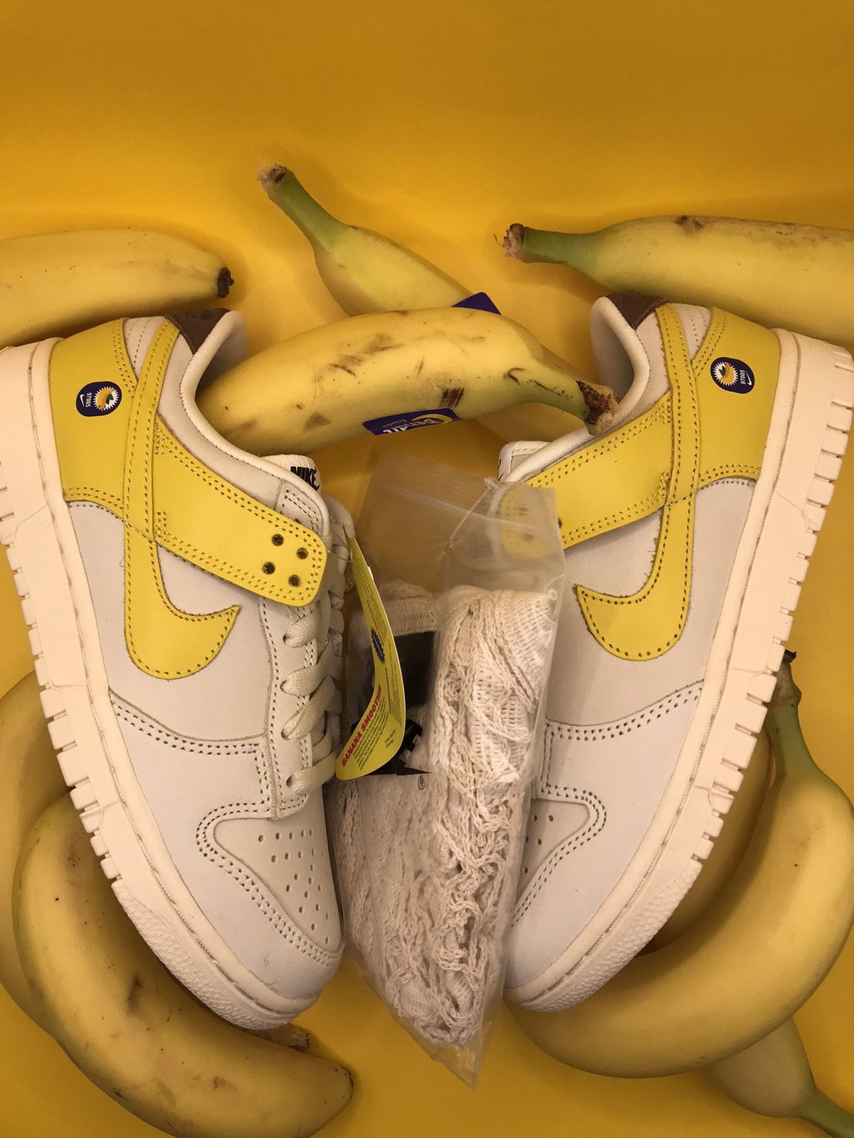 Nike Nike Dunk Low “Banana” Size US 7.5 / IT 37.5 - 2 Thumbnail