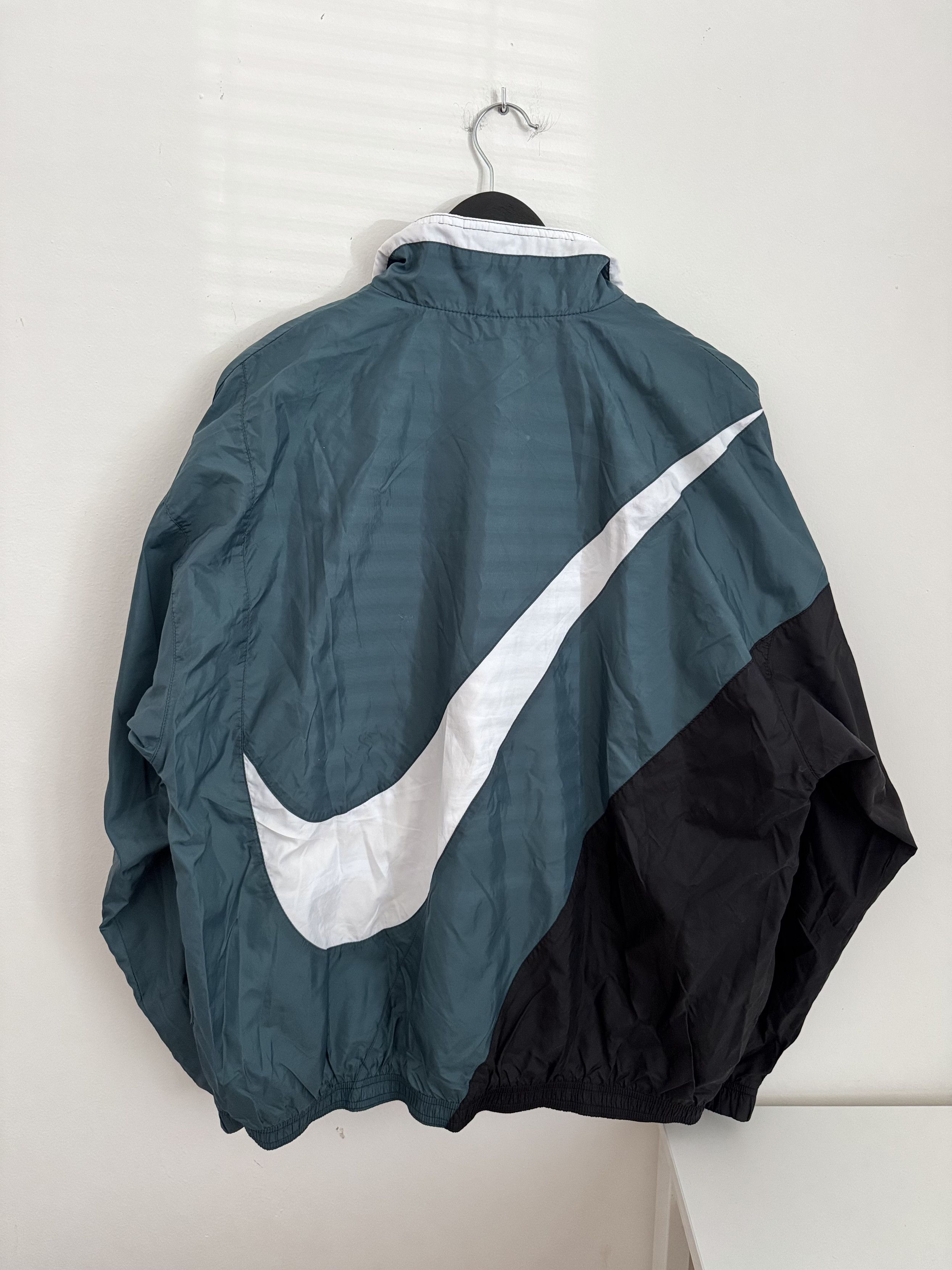 Nike Nike Windbreaker Jacket Large Big Swoosh Colorblock Jacket Size US L / EU 52-54 / 3 - 1 Thumbnail