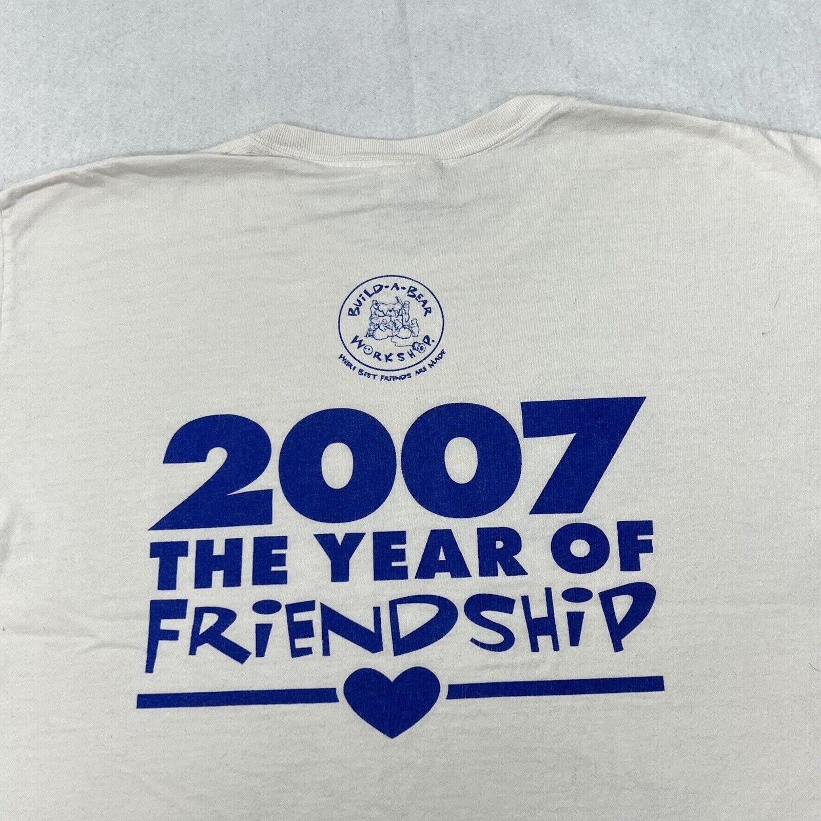 Gildan Build a Bear Workshop 2007 Year of Friendship Graphic Tee Size US L / EU 52-54 / 3 - 10 Thumbnail