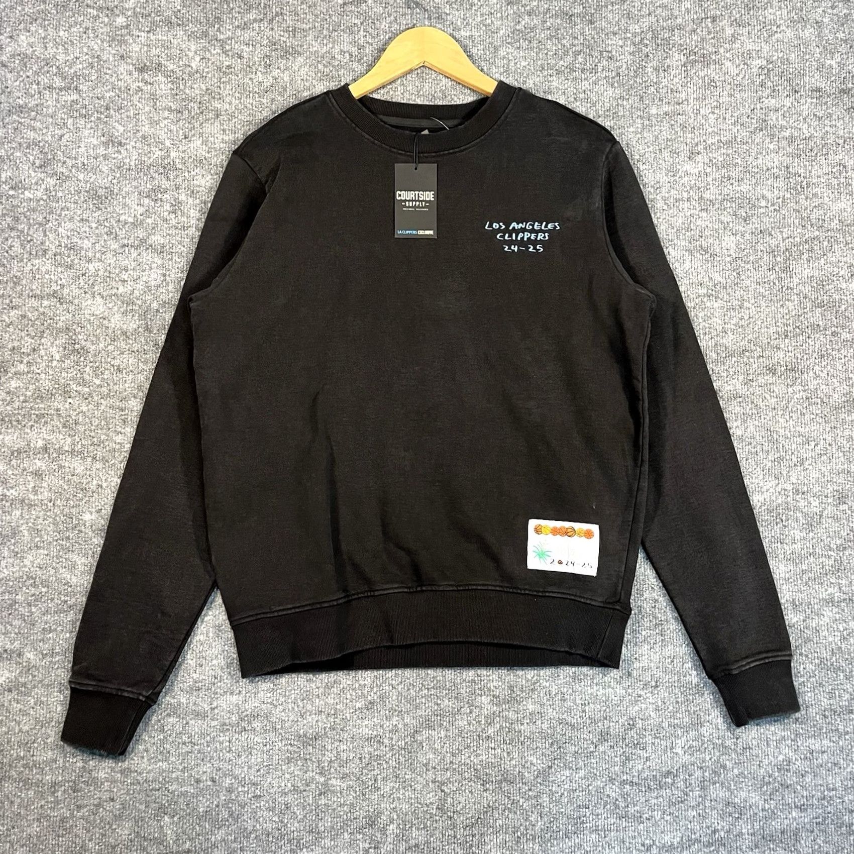 Vintage Courtside NBA Clippers Sweatshirt Mens Small Black NEW Crewneck Graphic Print Logo Embroidered Pullover Knit All Seasons Streetwear Nike? Size US S / EU 44-46 / 1 - 3 Thumbnail