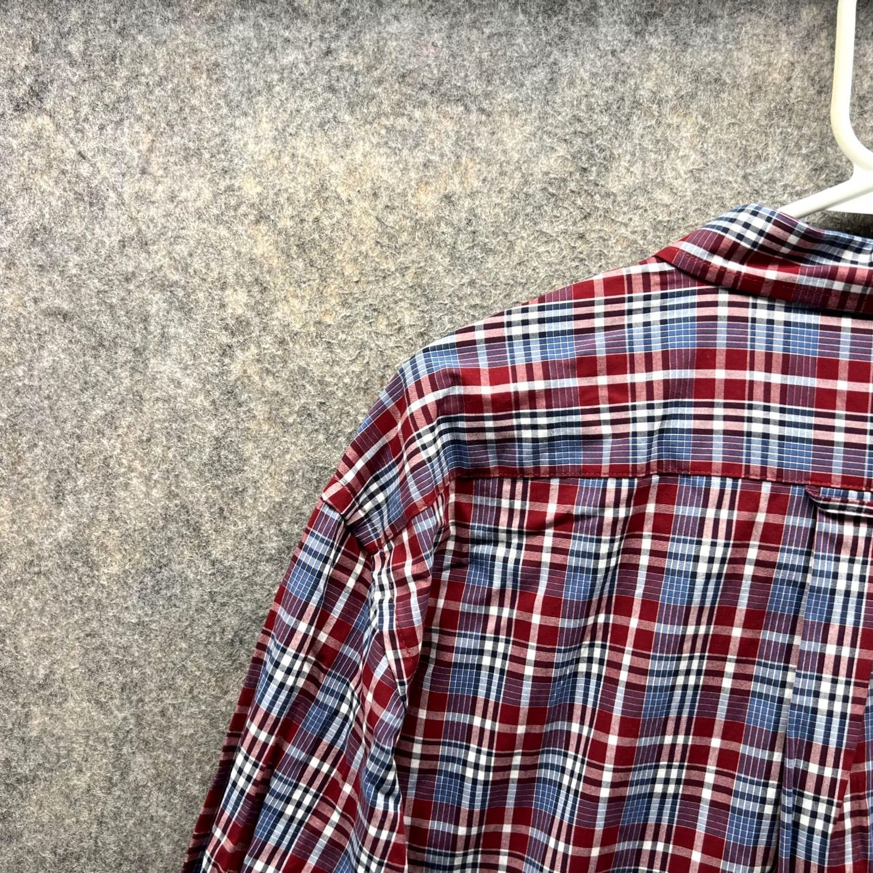 Izod VINTAGE IZOD Shirt Men XL Red Plaid Button-Down Casual Premium Essential Casual Shirt (Izod) Size US XL / EU 56 / 4 - 3 Thumbnail
