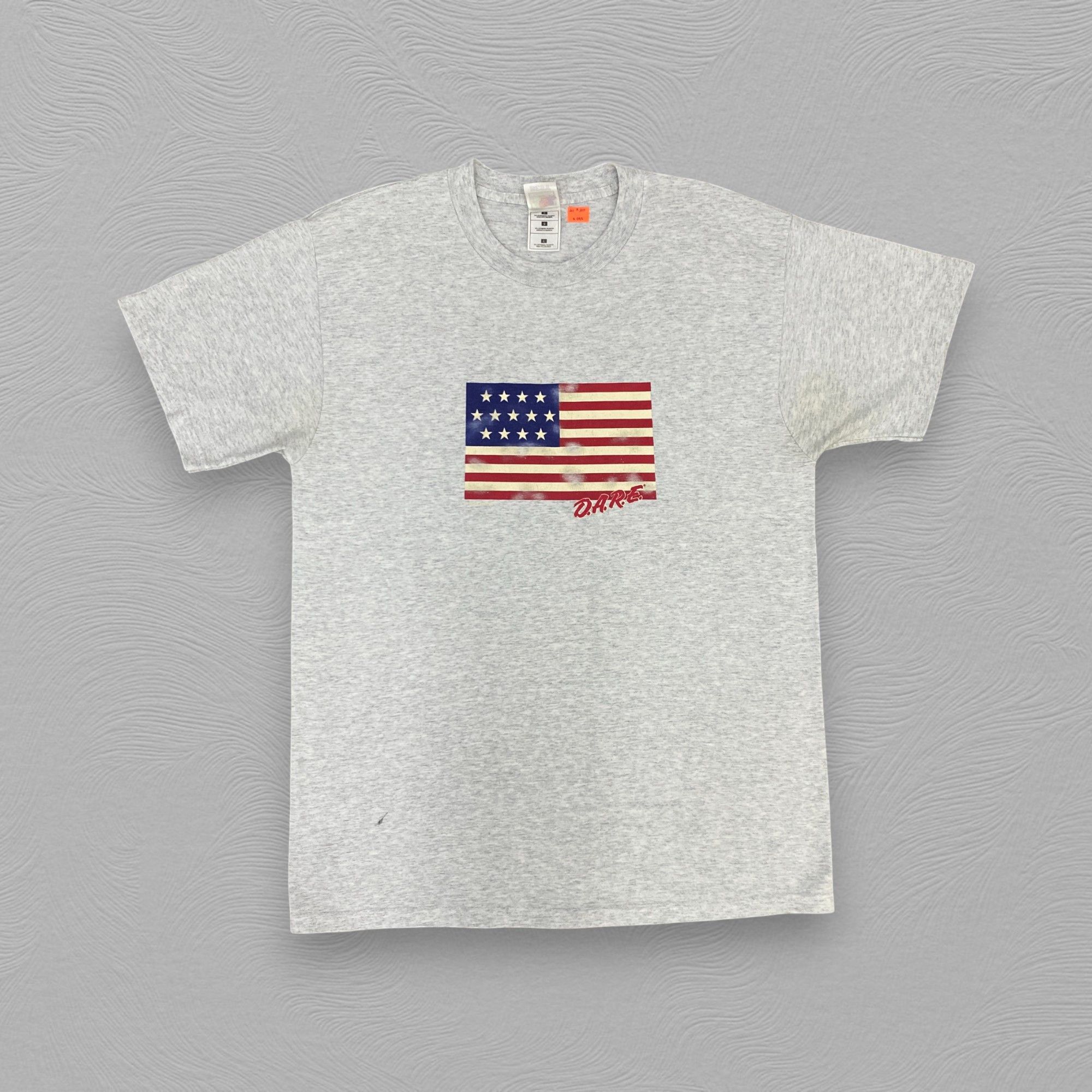 Fruit Of The Loom Vintage D.A.R.E Flag of the United States T Shirt - K095 Size US M / EU 48-50 / 2 - 1 Thumbnail