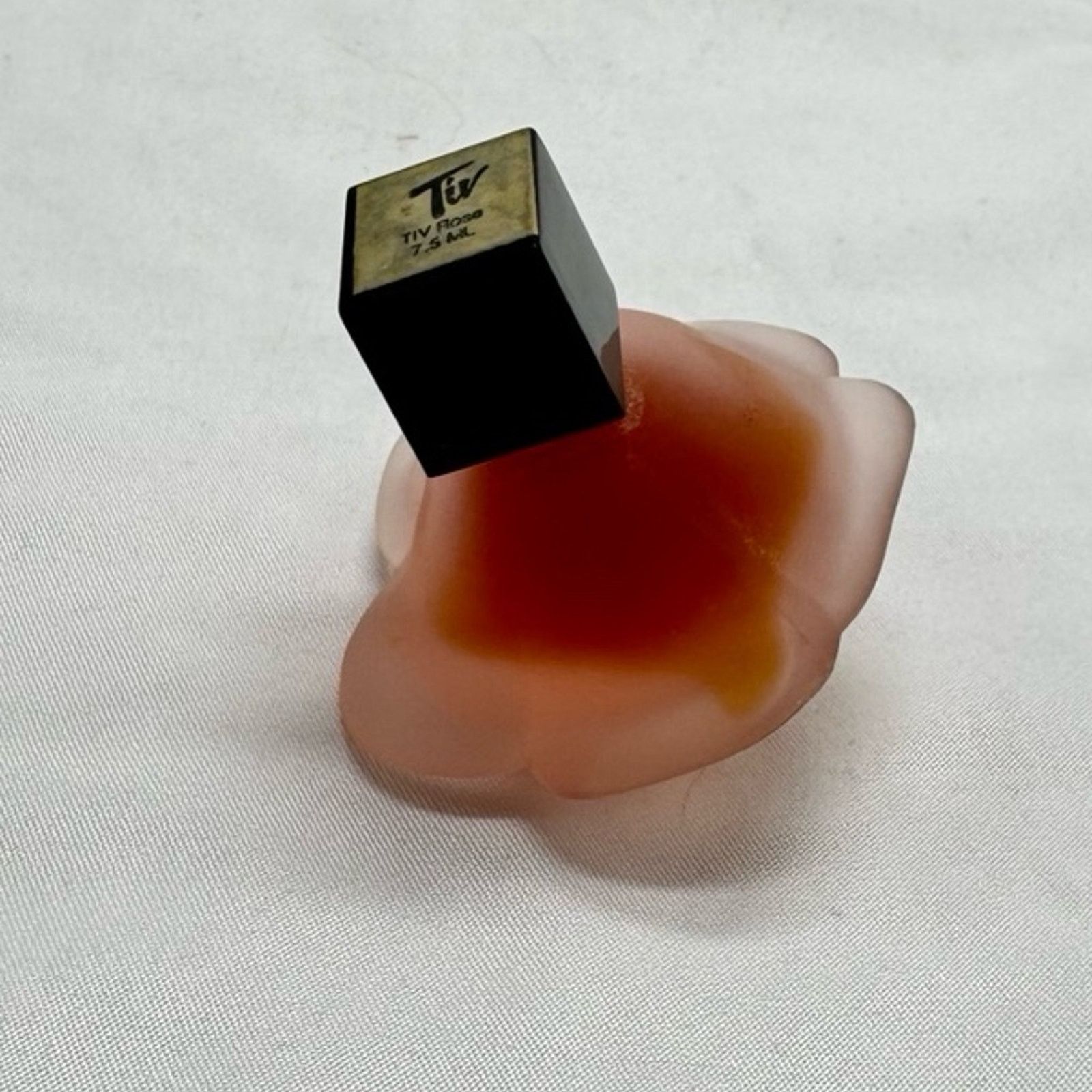 NBDN Nobrandedon VTG TIV Rose 7.5 ml EDP mini dabber Size ONE SIZE - 1 Thumbnail