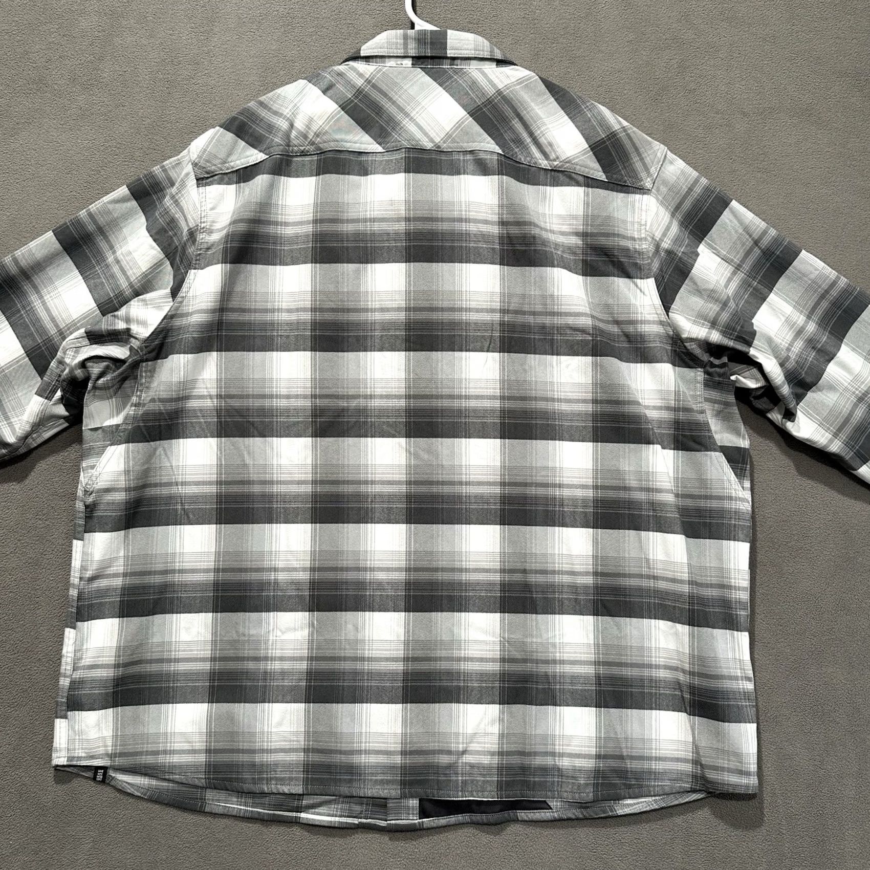 Vintage Alaskan Hardgear Shirt Mens 3XL Gray Plaid Standard Fit Boars Nest Plaid Flannel Size US XXL / EU 58 / 5 - 2 Thumbnail
