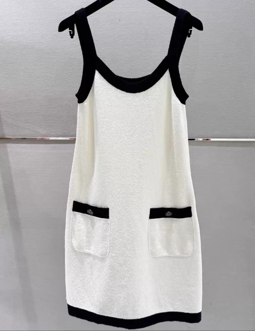 Chanel Chanel Women's Dress Size 38 Z Size S / US 4 / IT 40 - 1 Thumbnail
