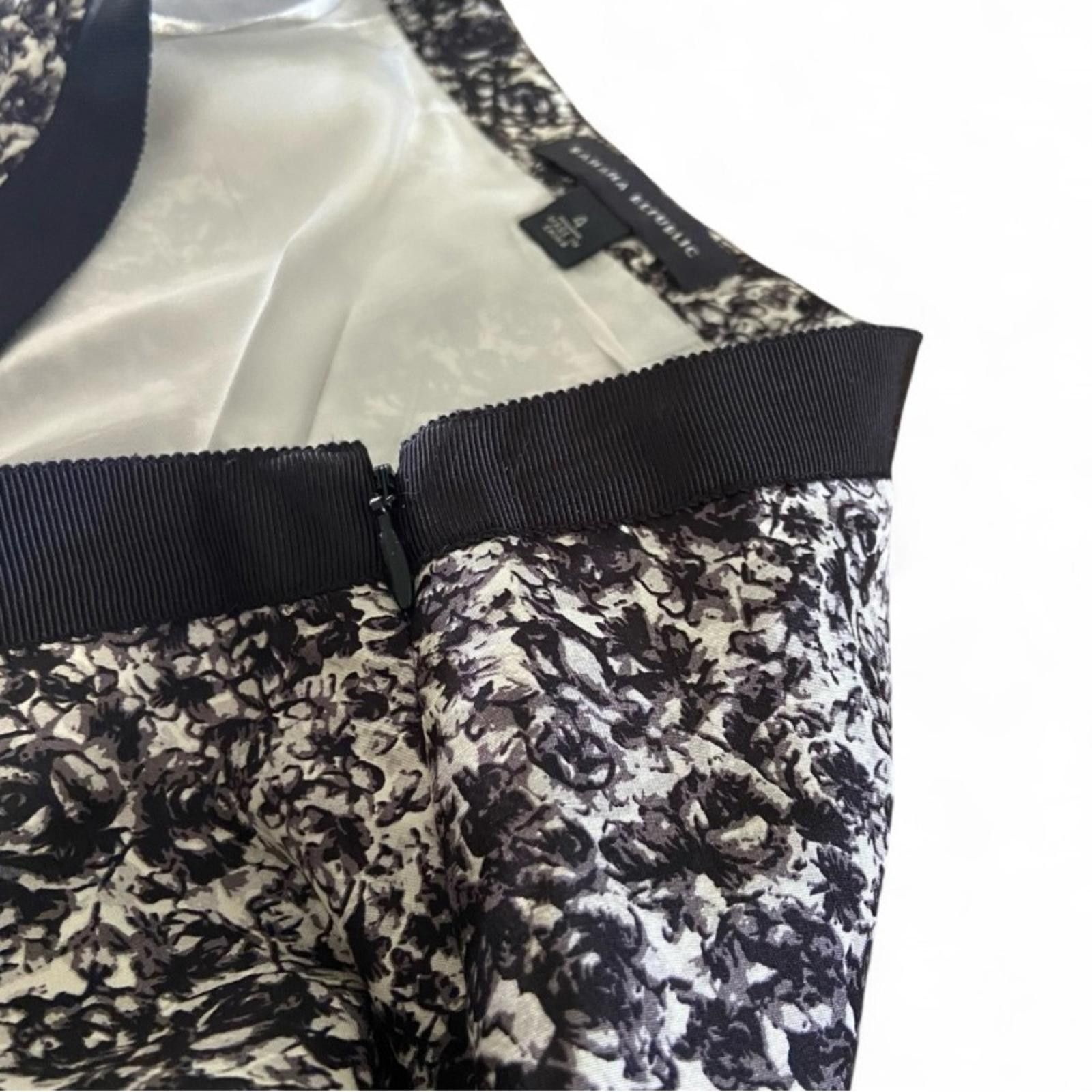 Banana Republic Banana Republic Silk Black Floral A-Line Skirt Womens Size 4 Size 27" / US 4 / IT 40 - 3 Thumbnail
