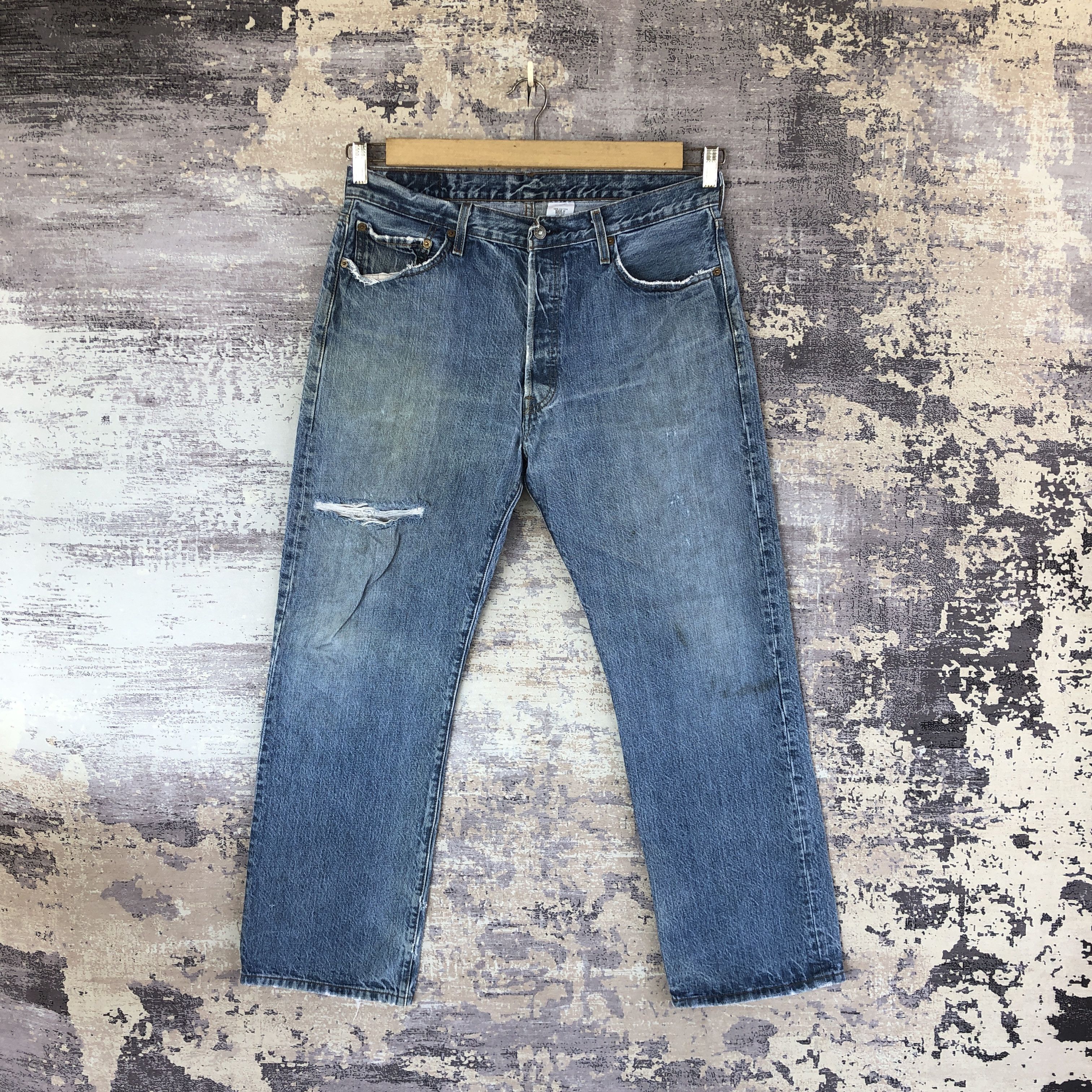 Levi's Vintage Levis 501 Distressed Jeans Levi's Stonewash Denim Size US 34 / EU 50 - 1 Thumbnail