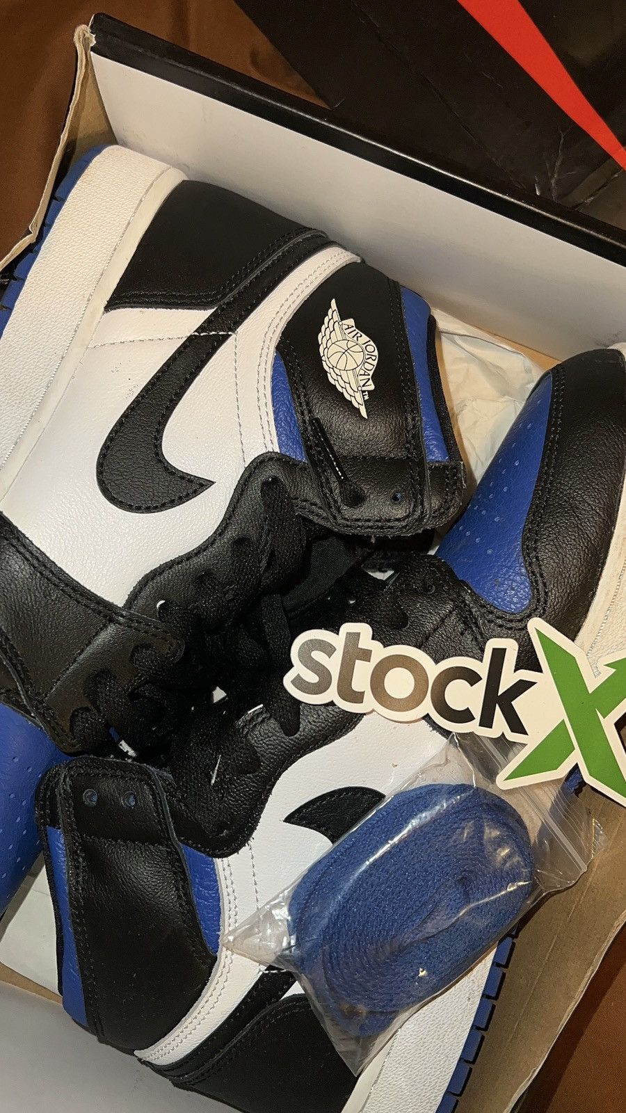 Jordan Brand × Nike Air Jordan 1 Retro High OG GS 'Royal Toe' Size US 7 / EU 40 - 2 Thumbnail