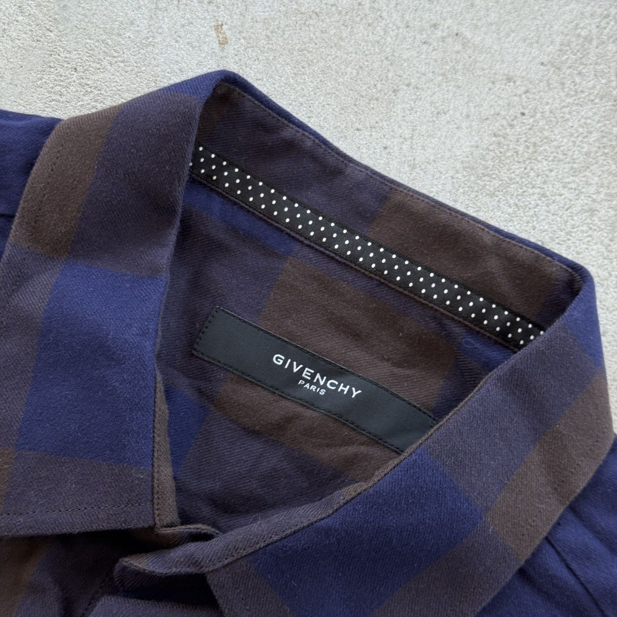 Givenchy Givenchy Paris Button Ups Plaid Shirt Embroidered Logo Size US L / EU 52-54 / 3 - 4 Thumbnail
